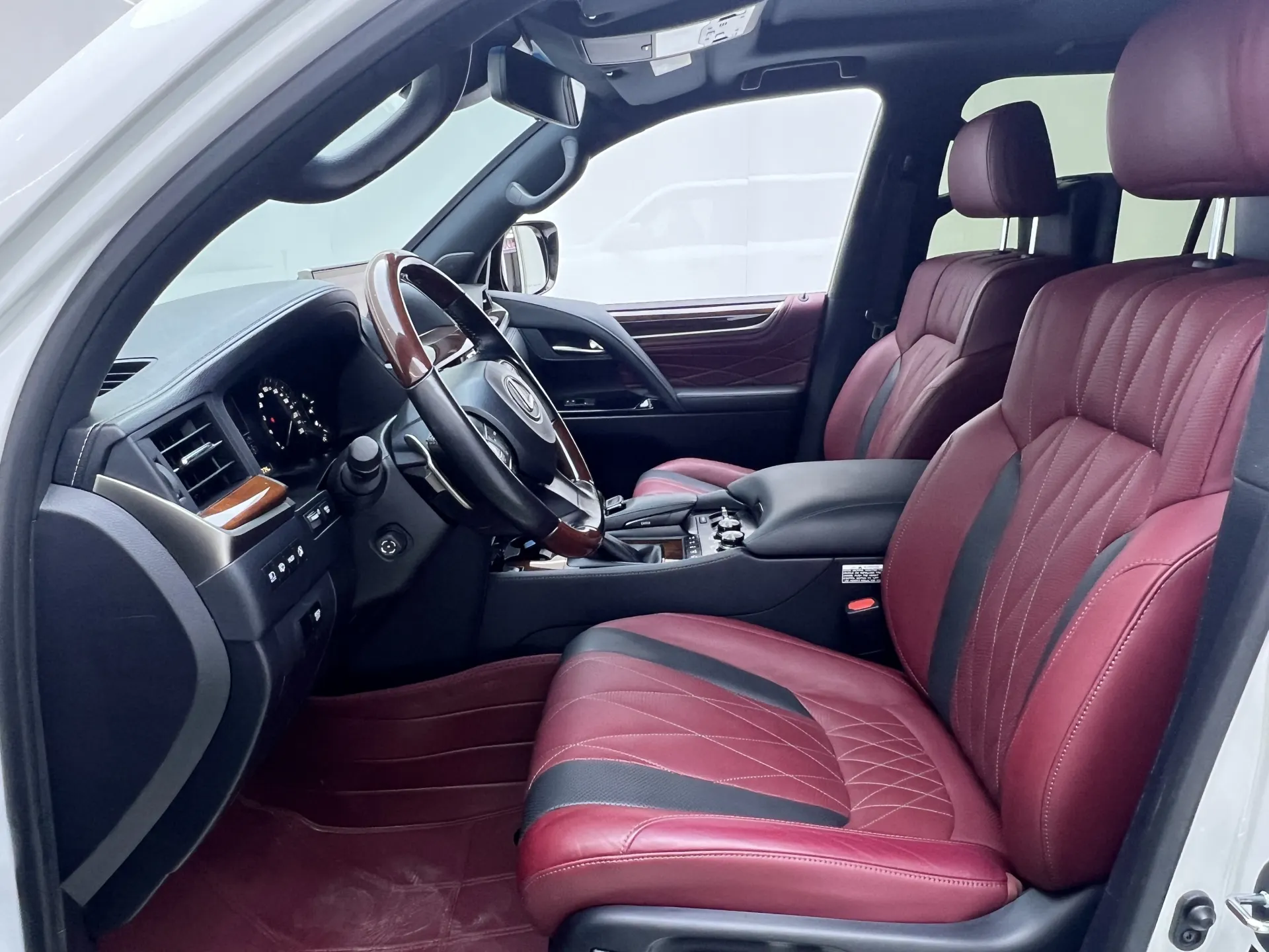 Lexus LX 570, 2022 8