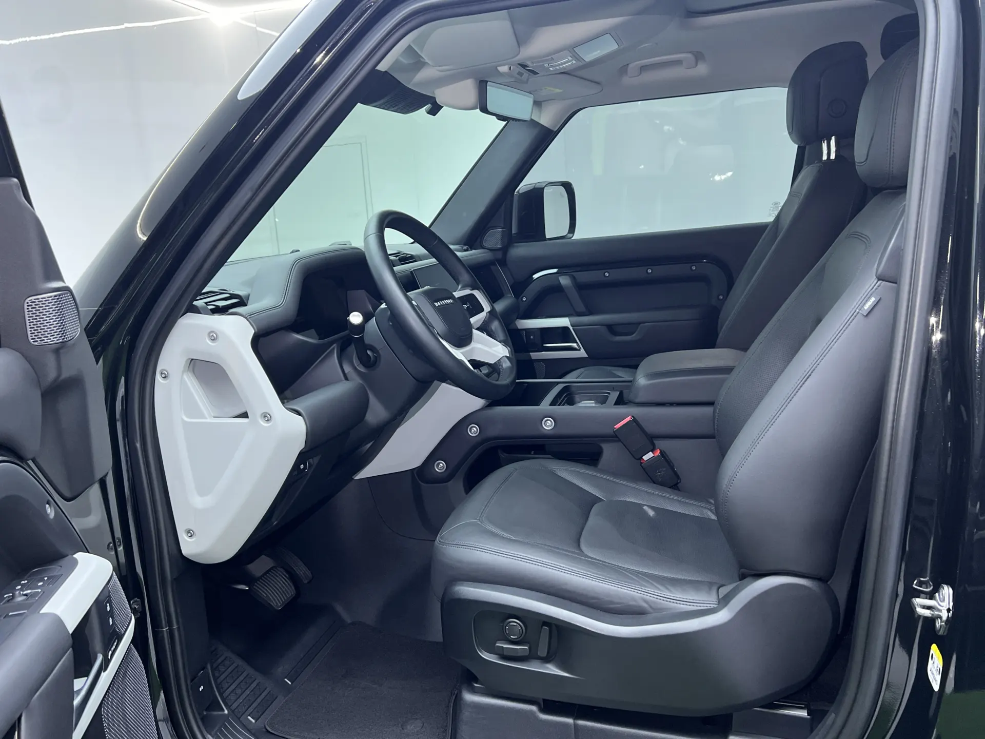 Land Rover Defender, 2023 20