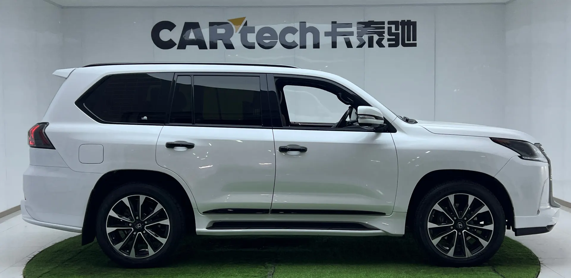 Lexus LX 570, 2022 19