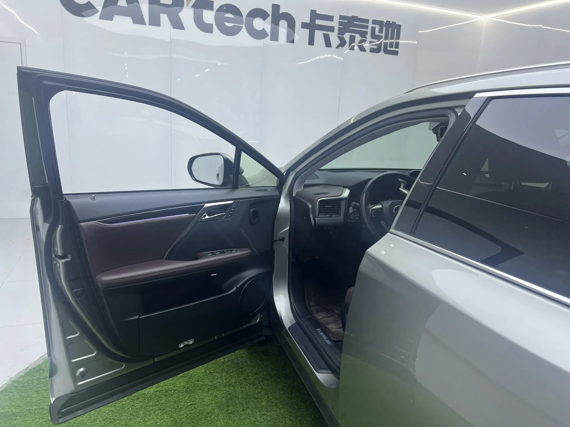 Lexus RX 300, 2022 8