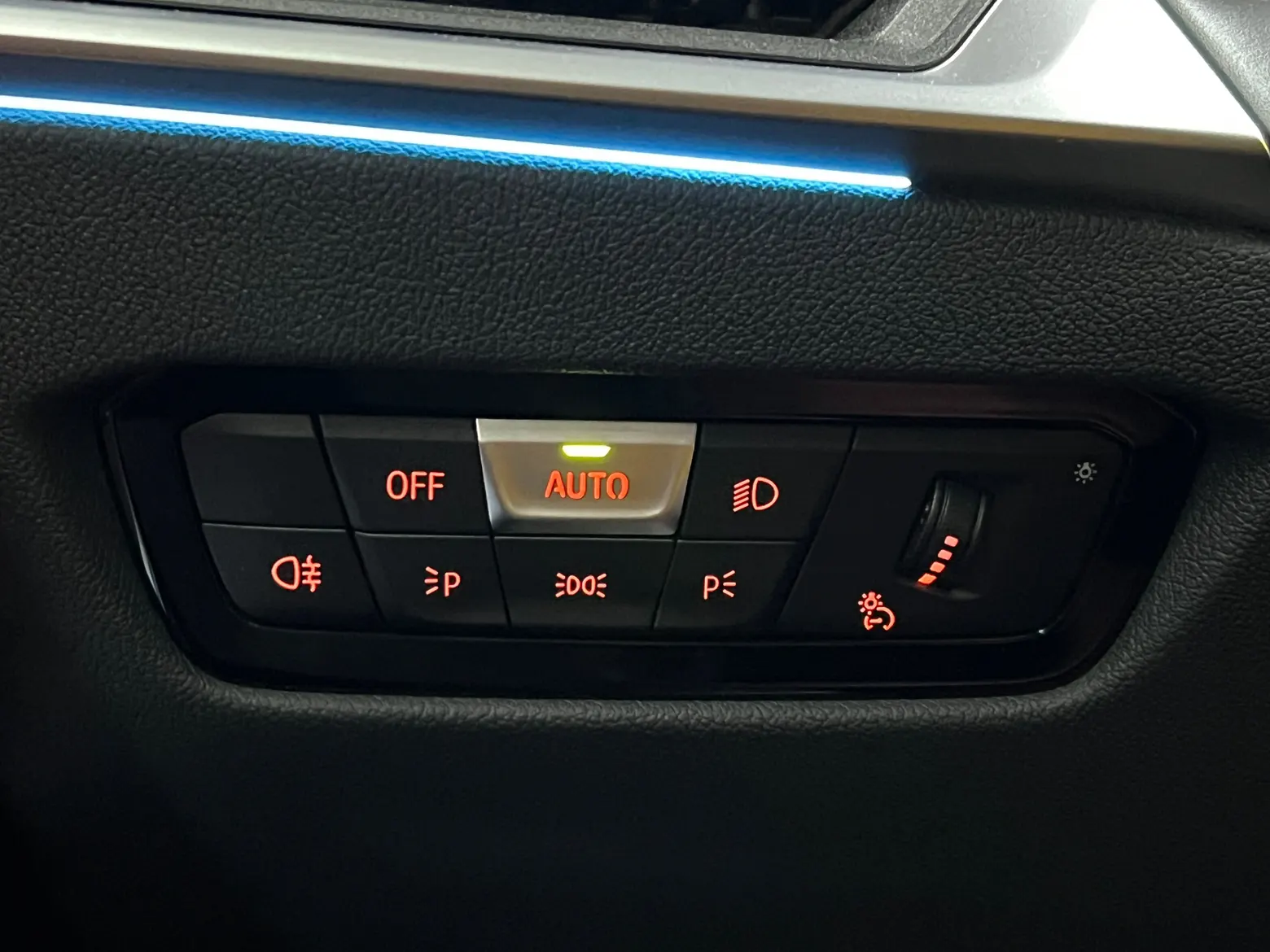 BMW 325Li, 2023 18