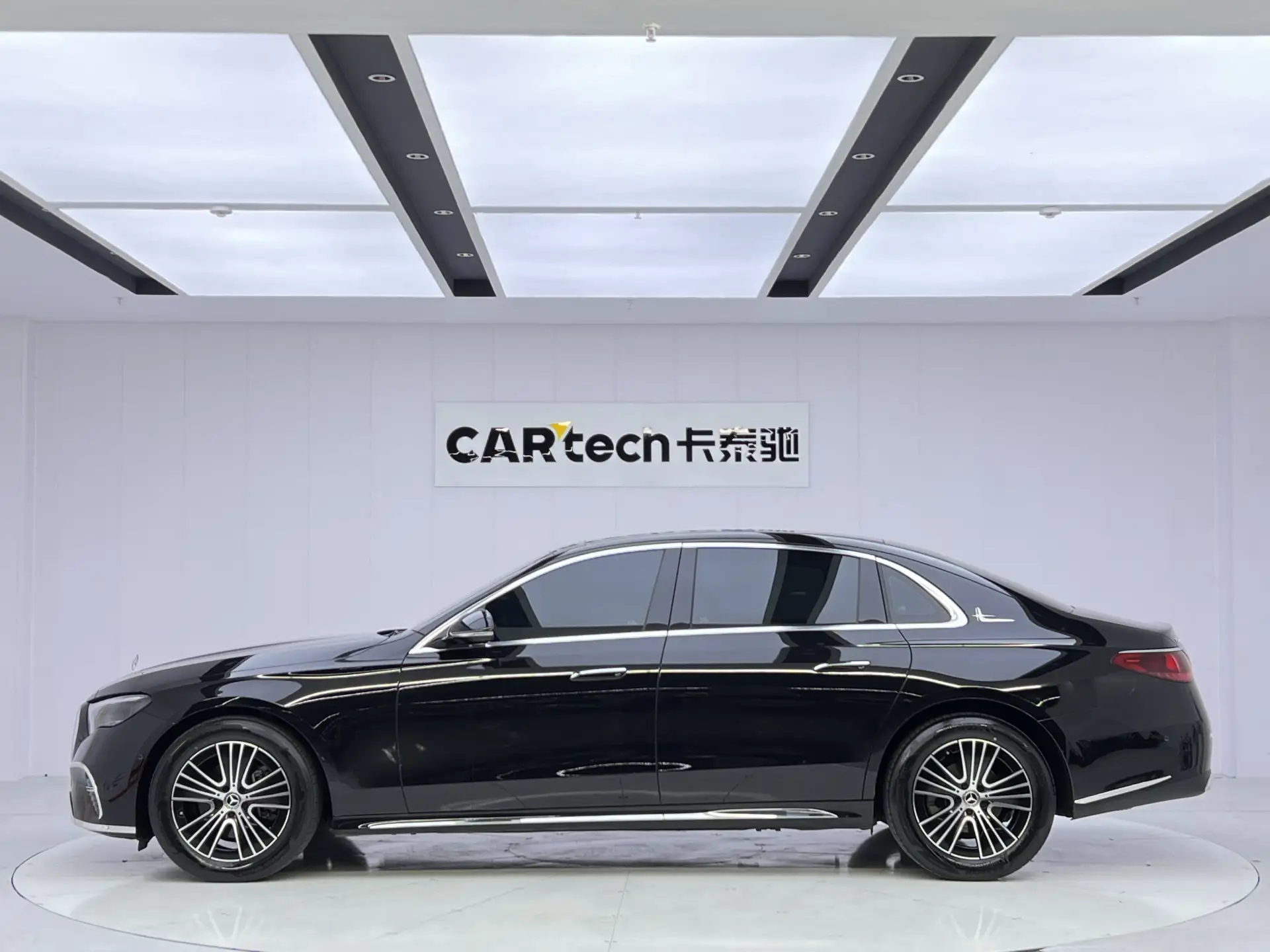 Mercedes-Benz E 300 L, 2024 8