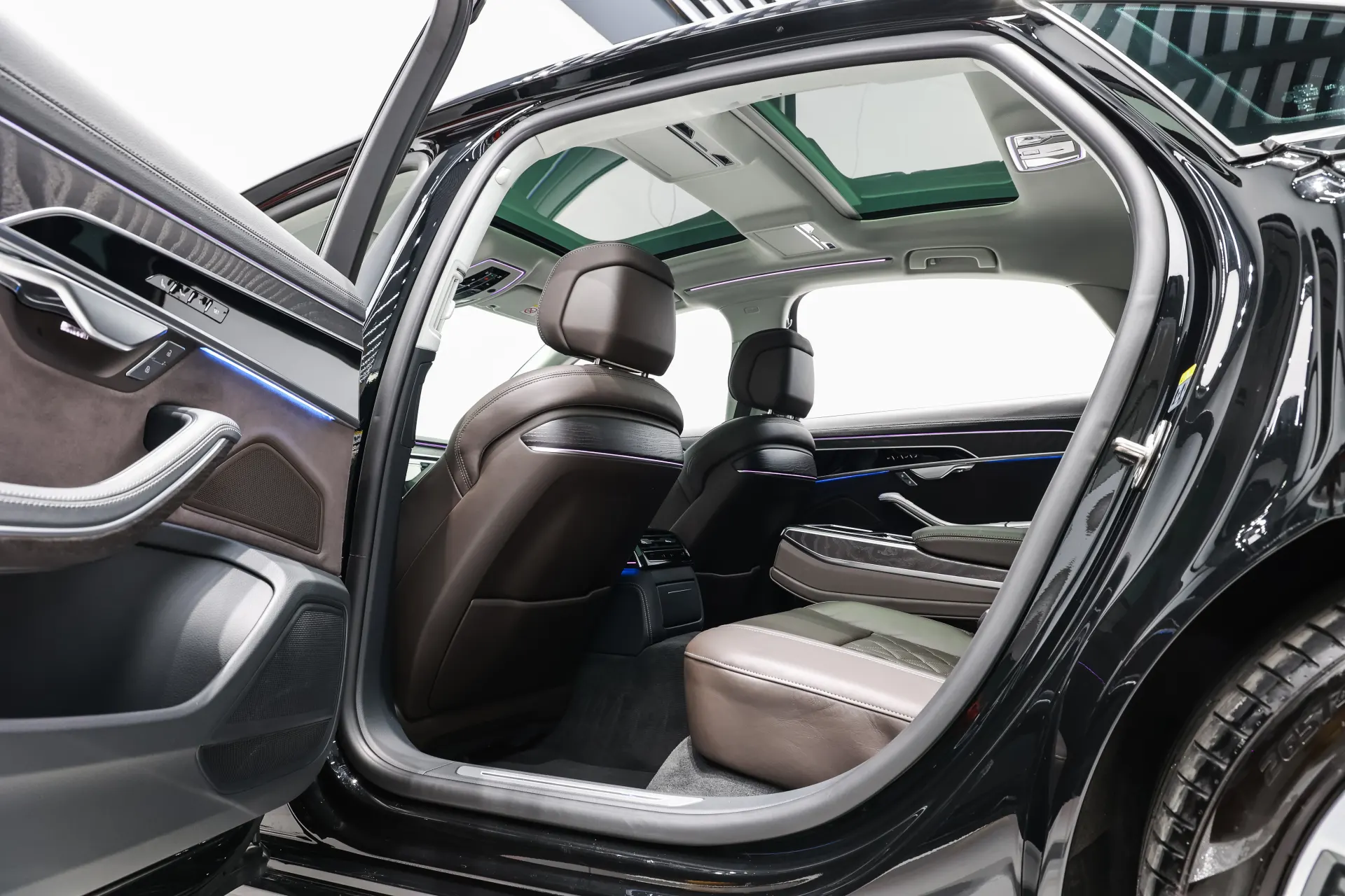Audi A8L 50 TFSI, 2024 23