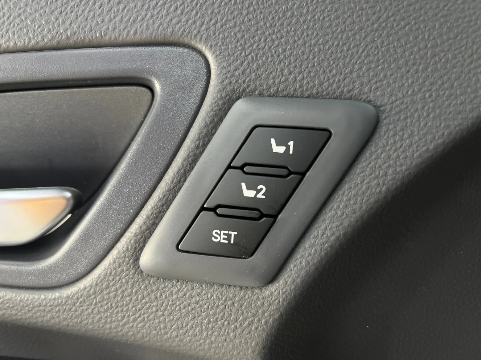Toyota Granvia, 2026 10
