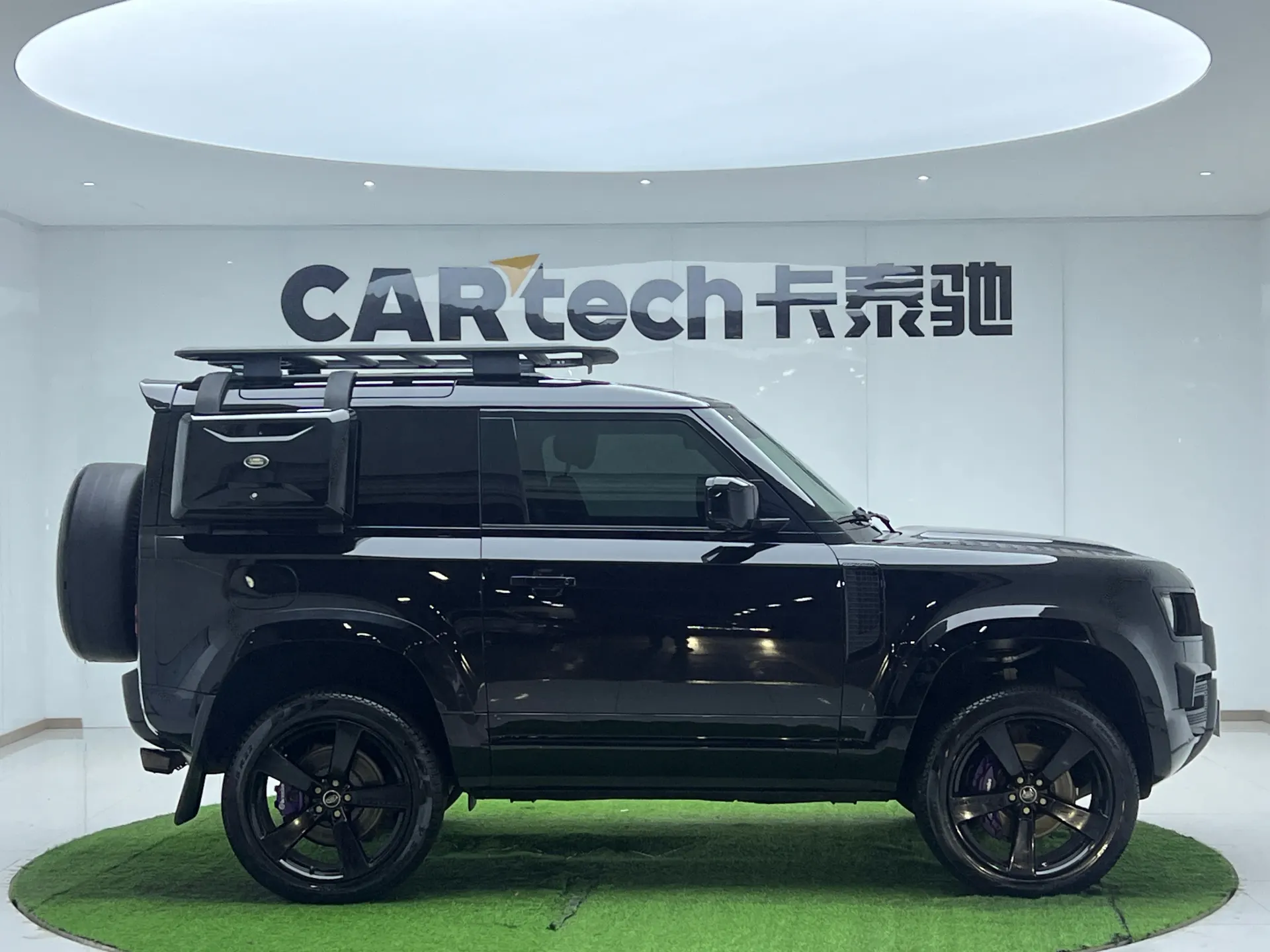 Land Rover Defender, 2023 35
