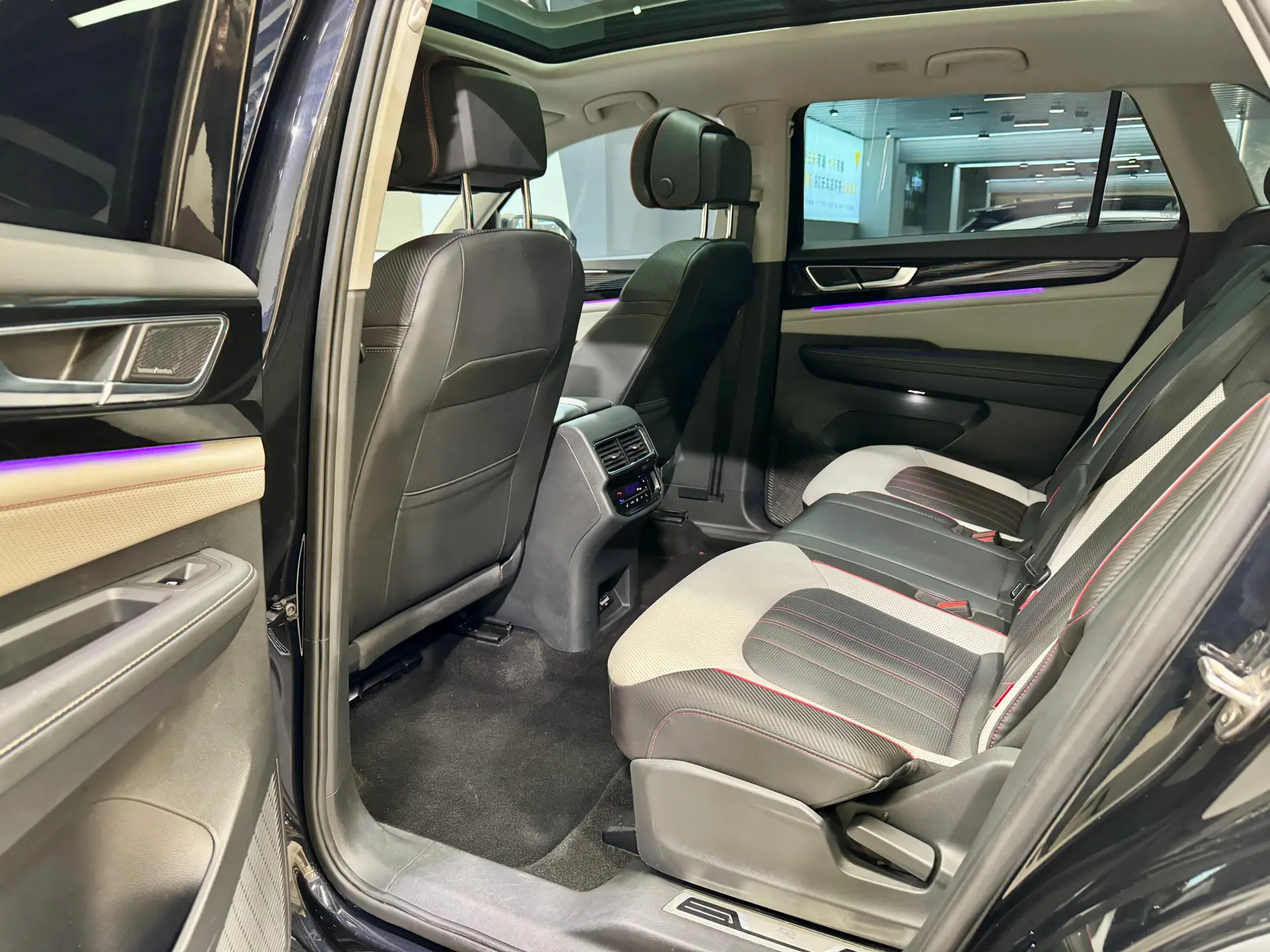Volkswagen Teramont X, 2023 25