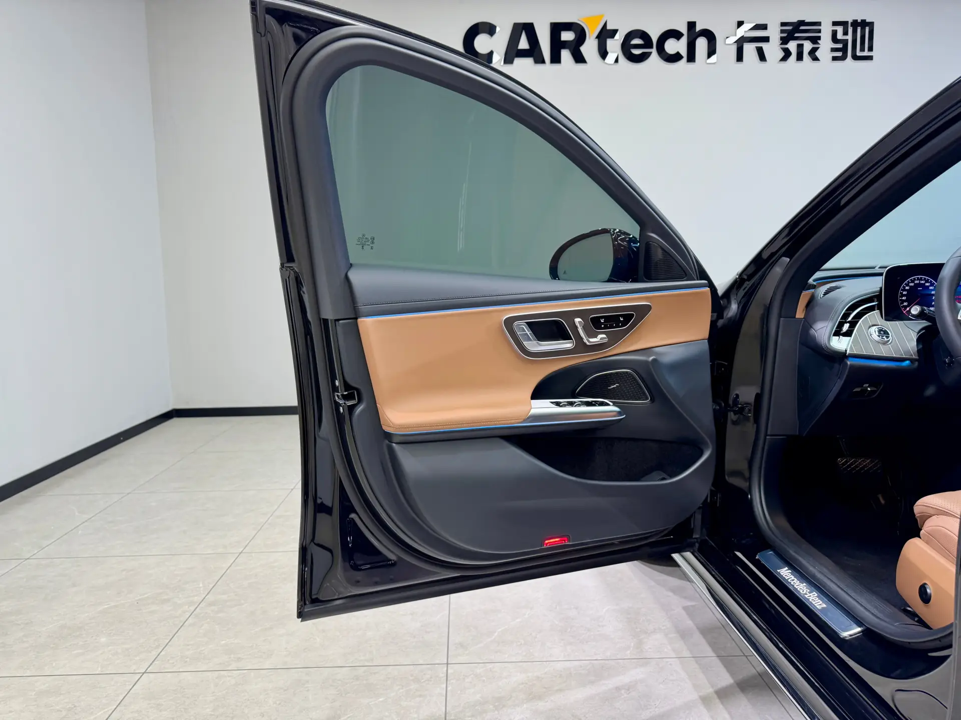 Mercedes-Benz E 300 L, 2025 12