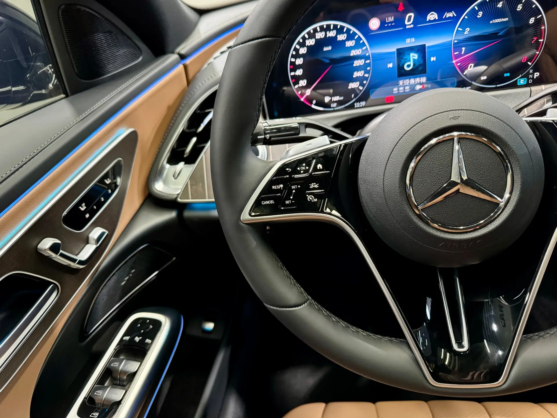 Mercedes-Benz E 300 L, 2025 19