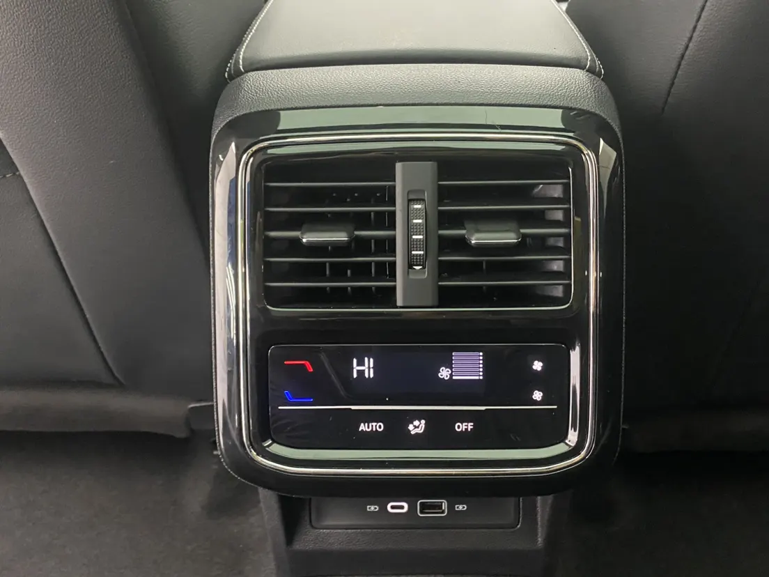 Volkswagen Passat, 2022 21