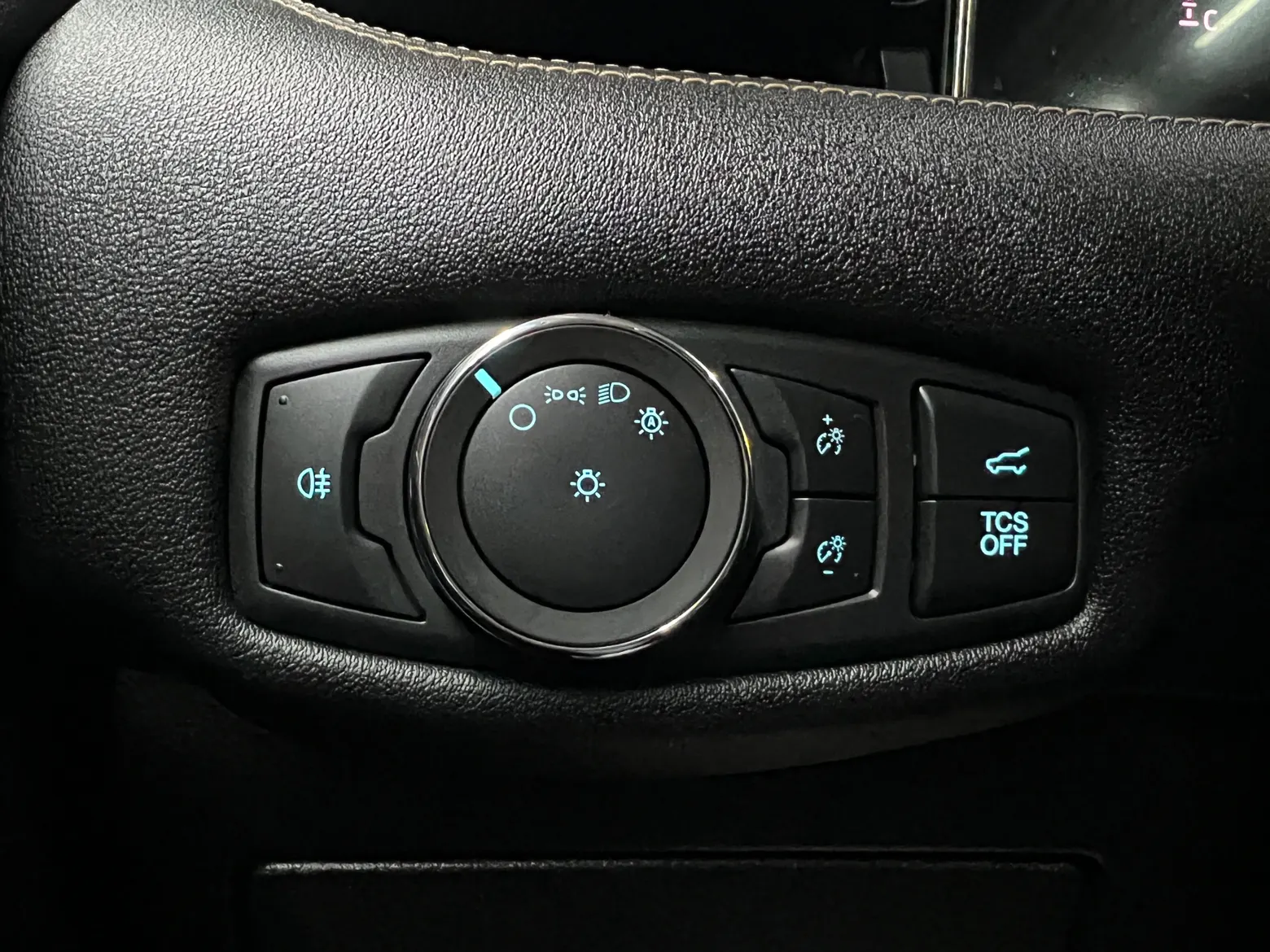 Ford Edge, 2023 18