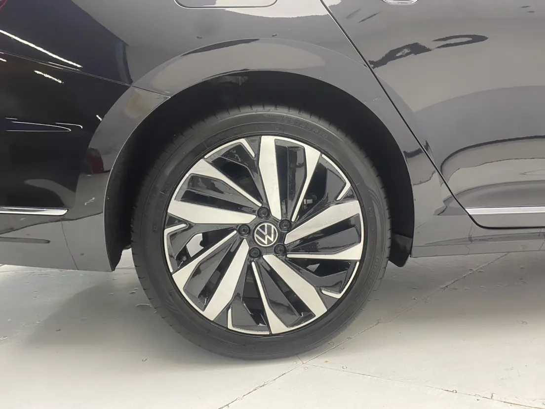 Volkswagen Passat, 2022 11
