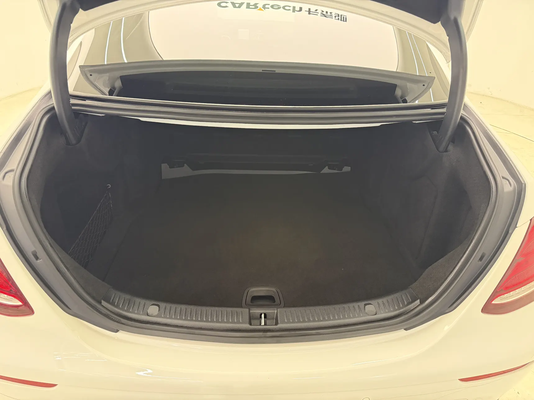 Mercedes-Benz E 300 L, 2020 9