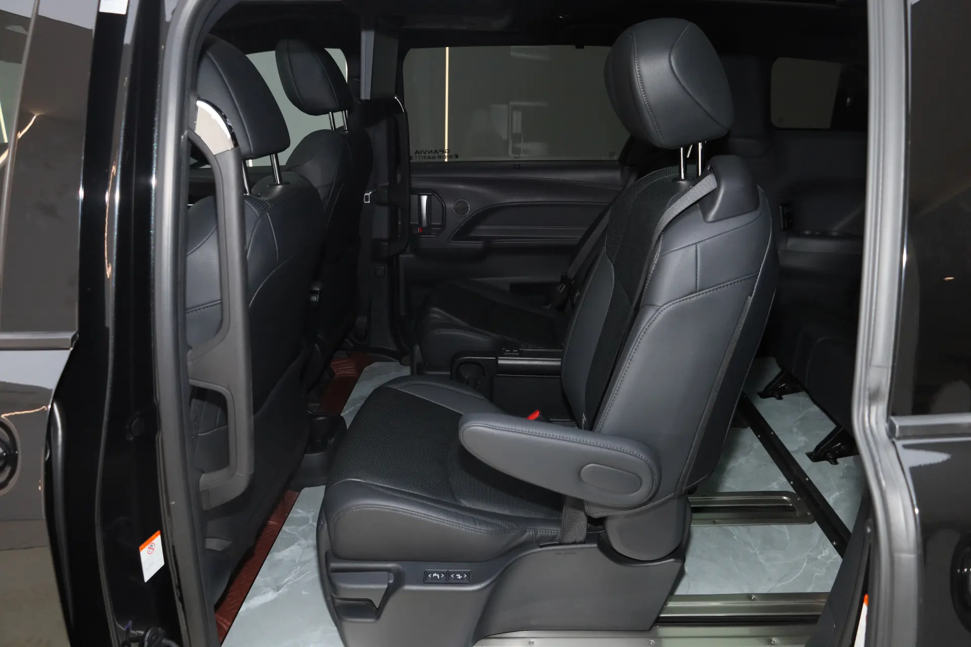 Toyota Granvia, 2024 26
