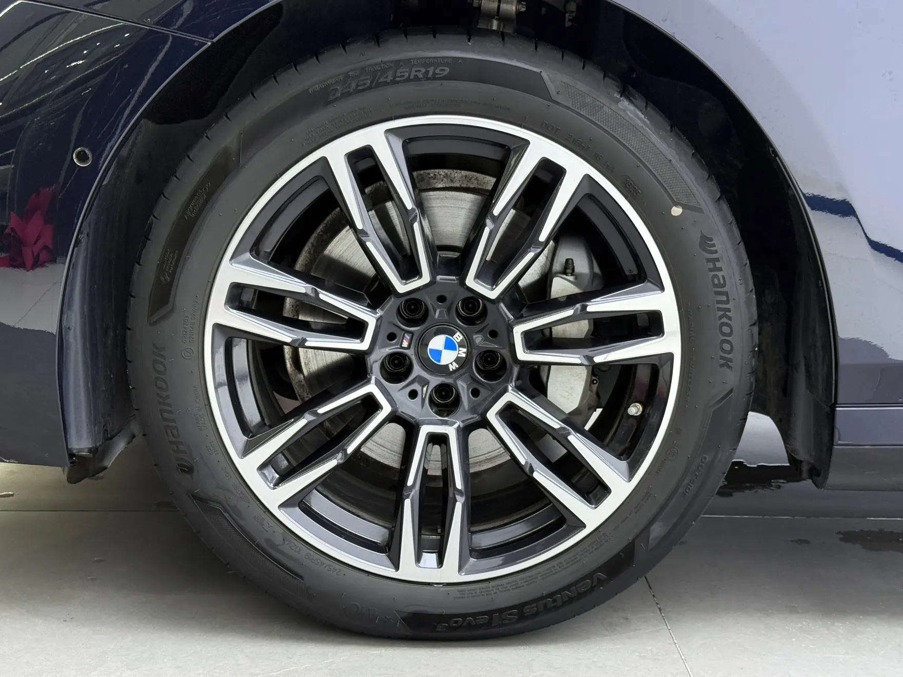 BMW 530Li, 2025 11