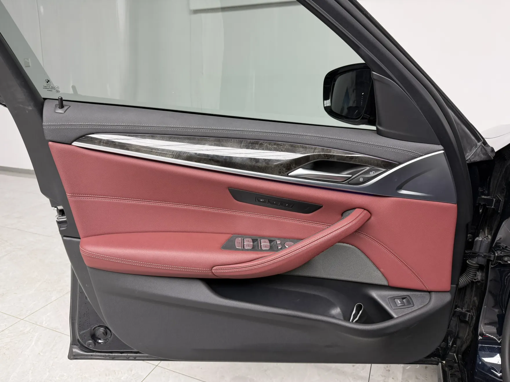 BMW 525Li, 2022 11