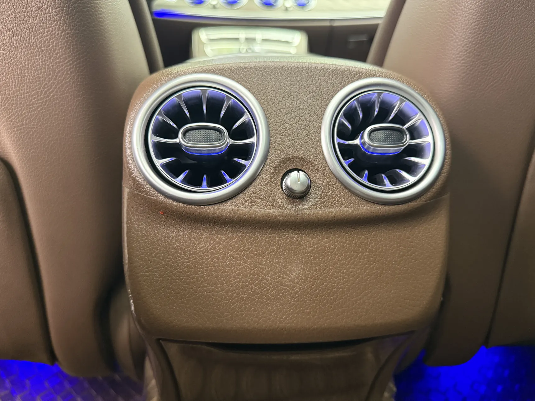 Mercedes-Benz E 300 L, 2020 10
