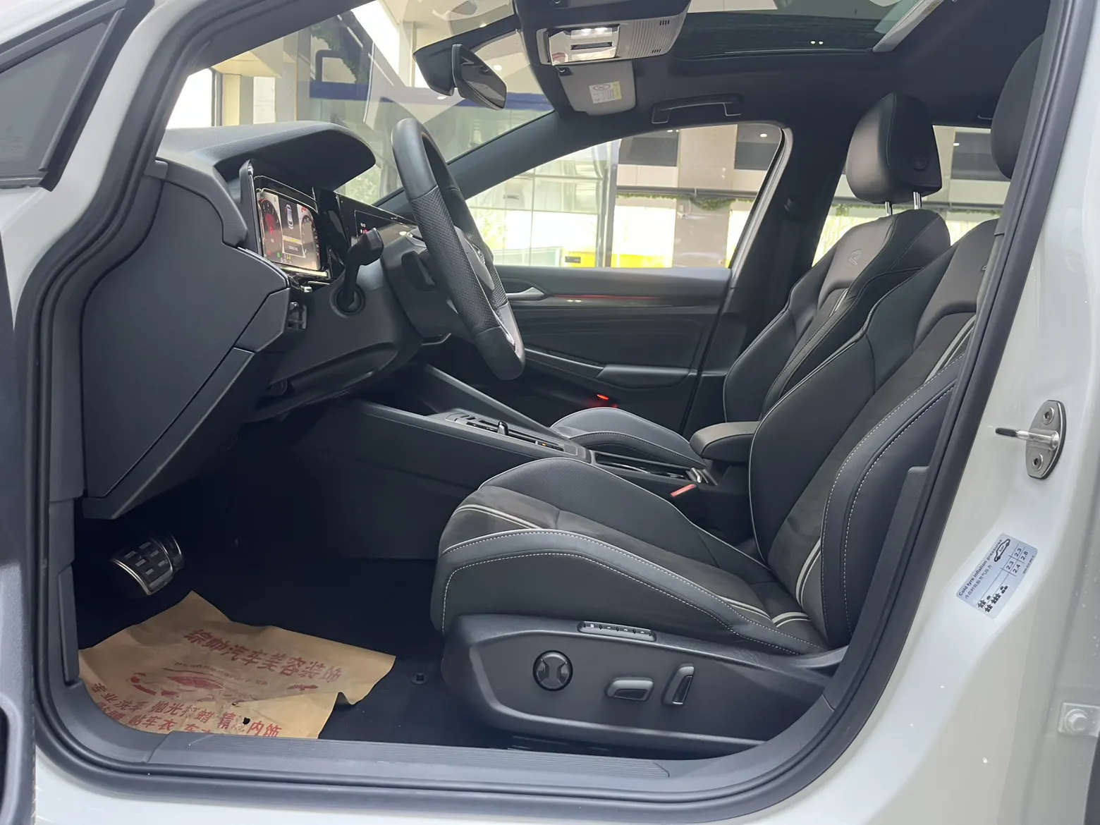 Volkswagen Golf, 2024 14