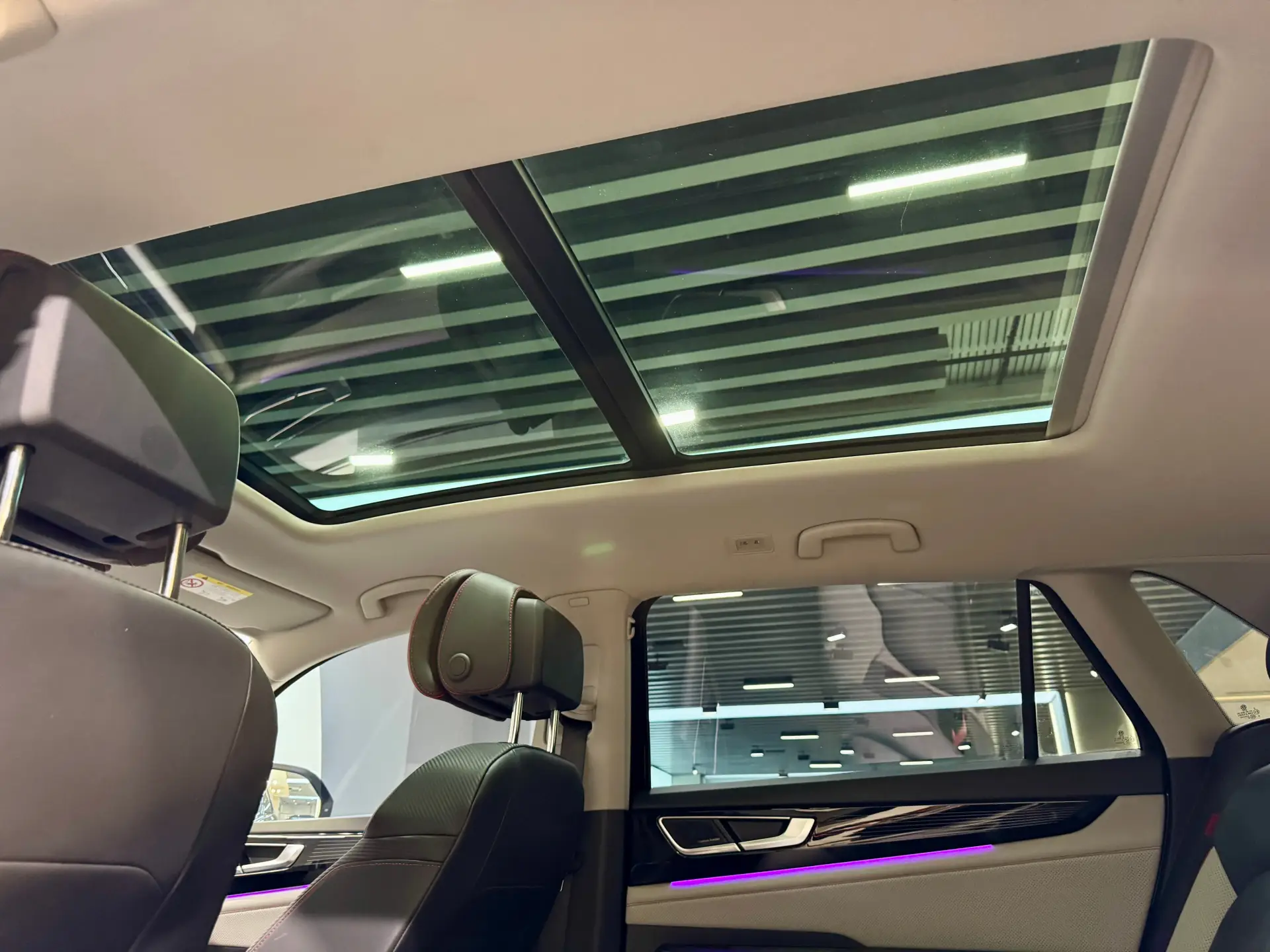 Volkswagen Teramont X, 2023 28