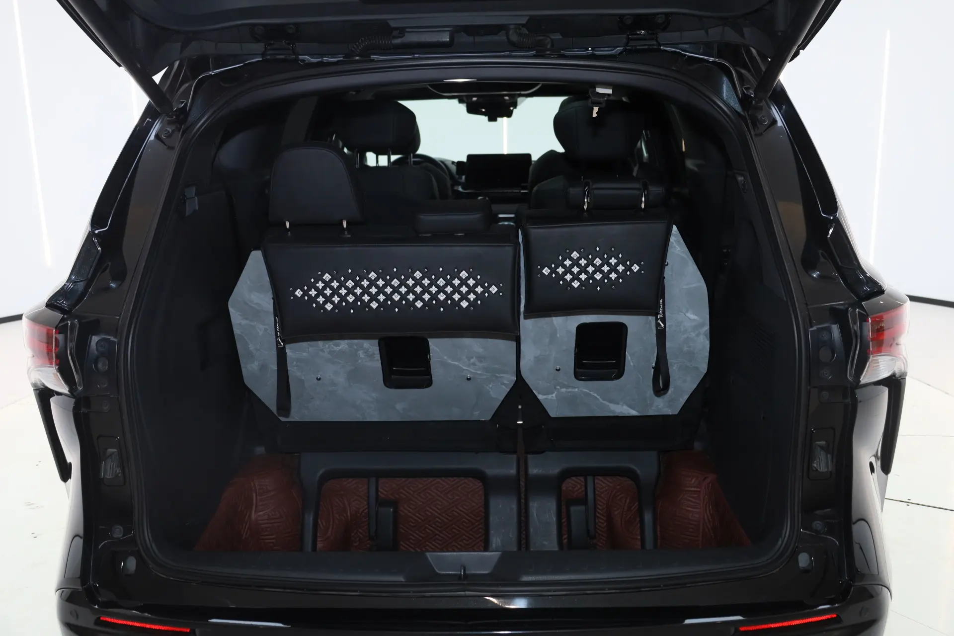 Toyota Granvia, 2024 13