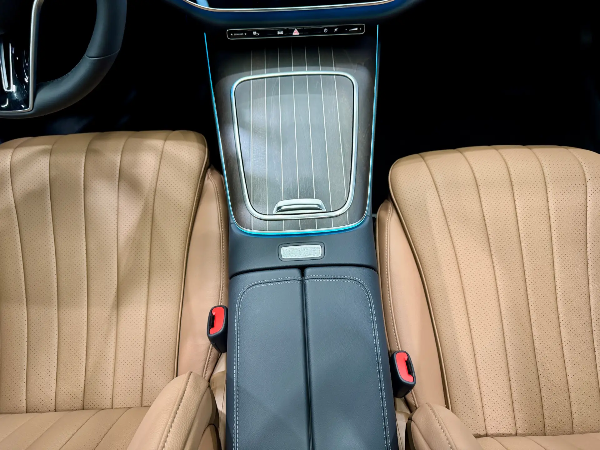 Mercedes-Benz E 300 L, 2025 22