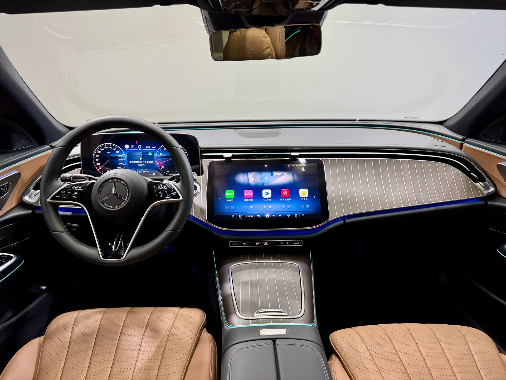 Mercedes-Benz E 300 L, 2025 16