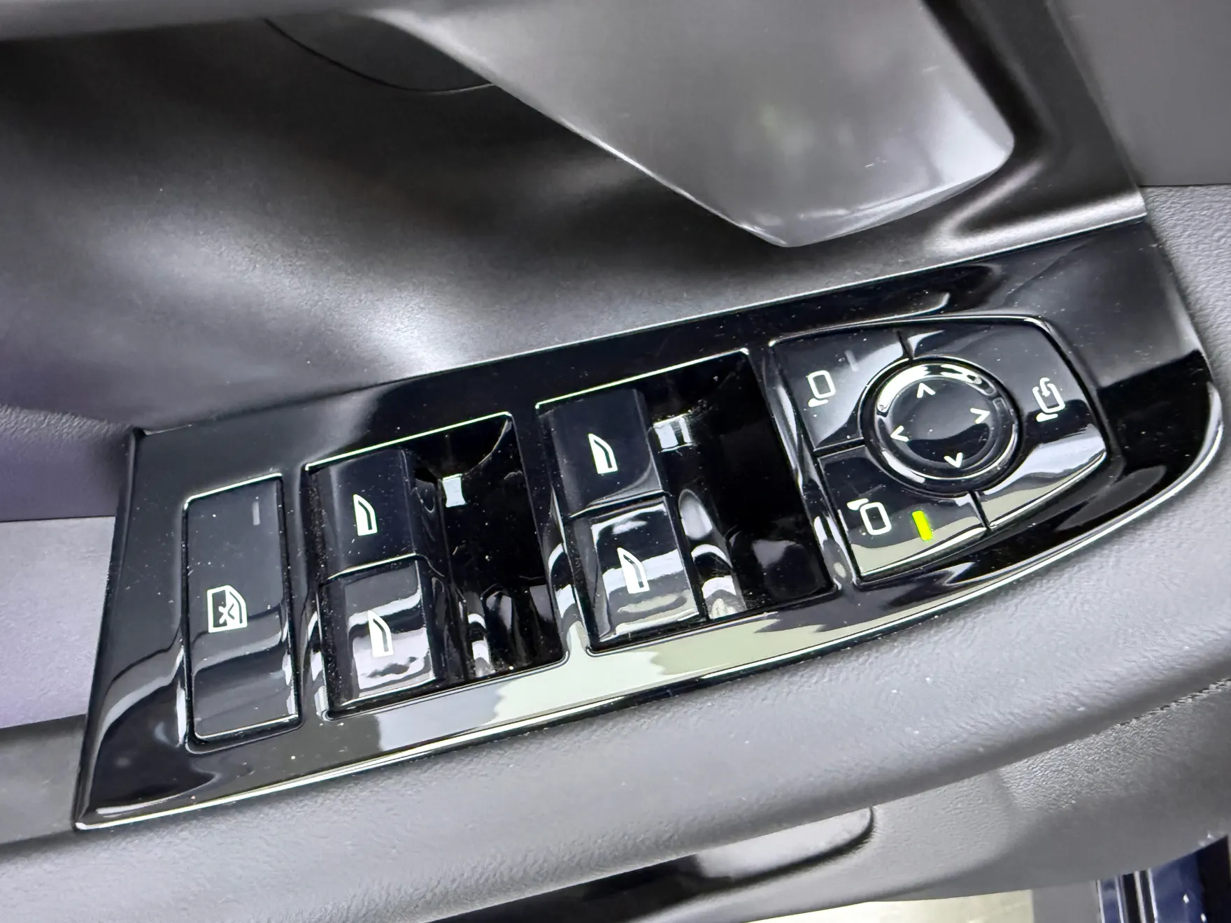 BMW 530Li, 2025 26