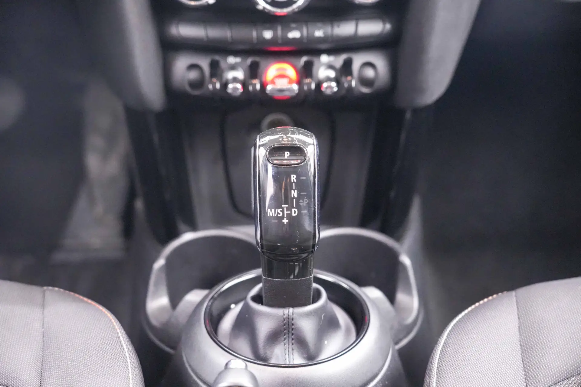 Mini ONE, 2019 23