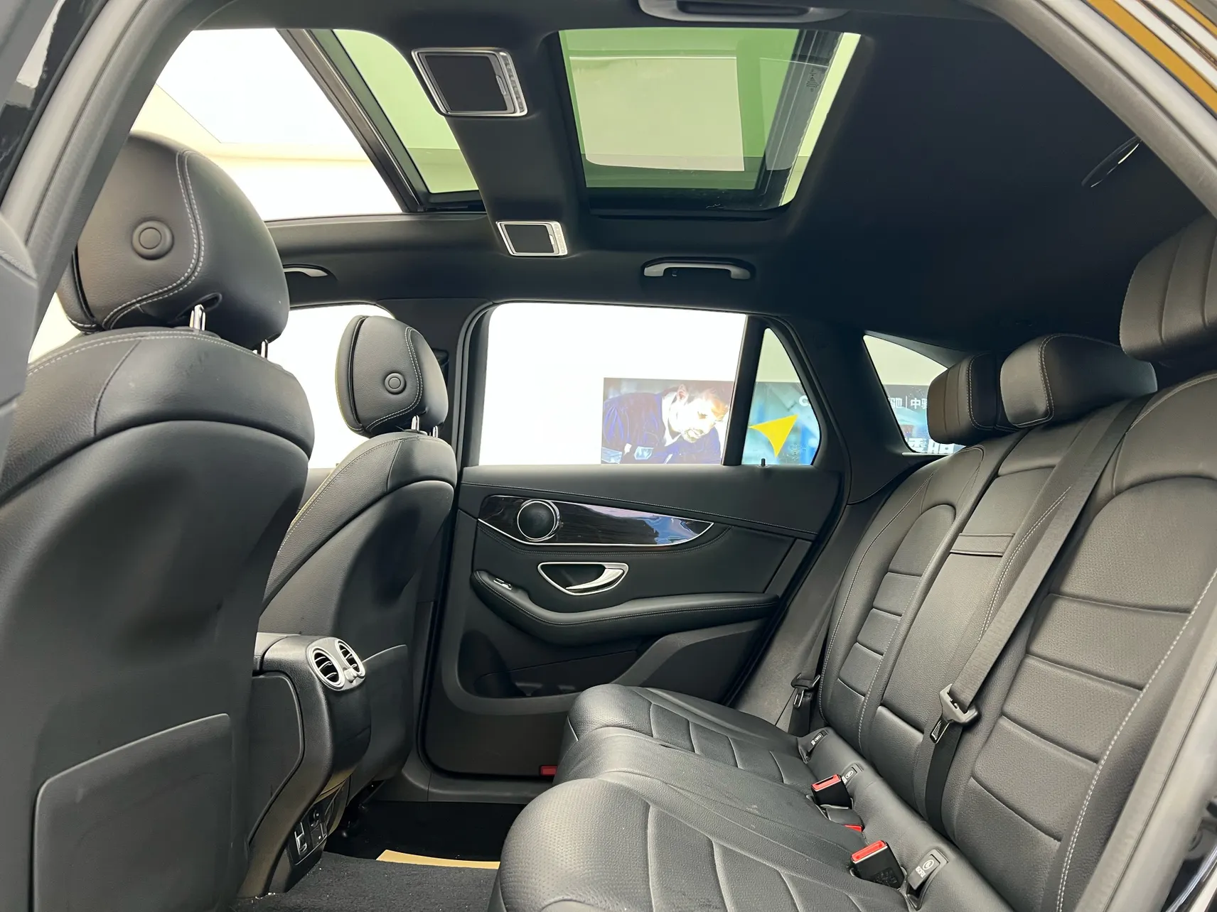 Mercedes-Benz GLC 260 L, 2019 18