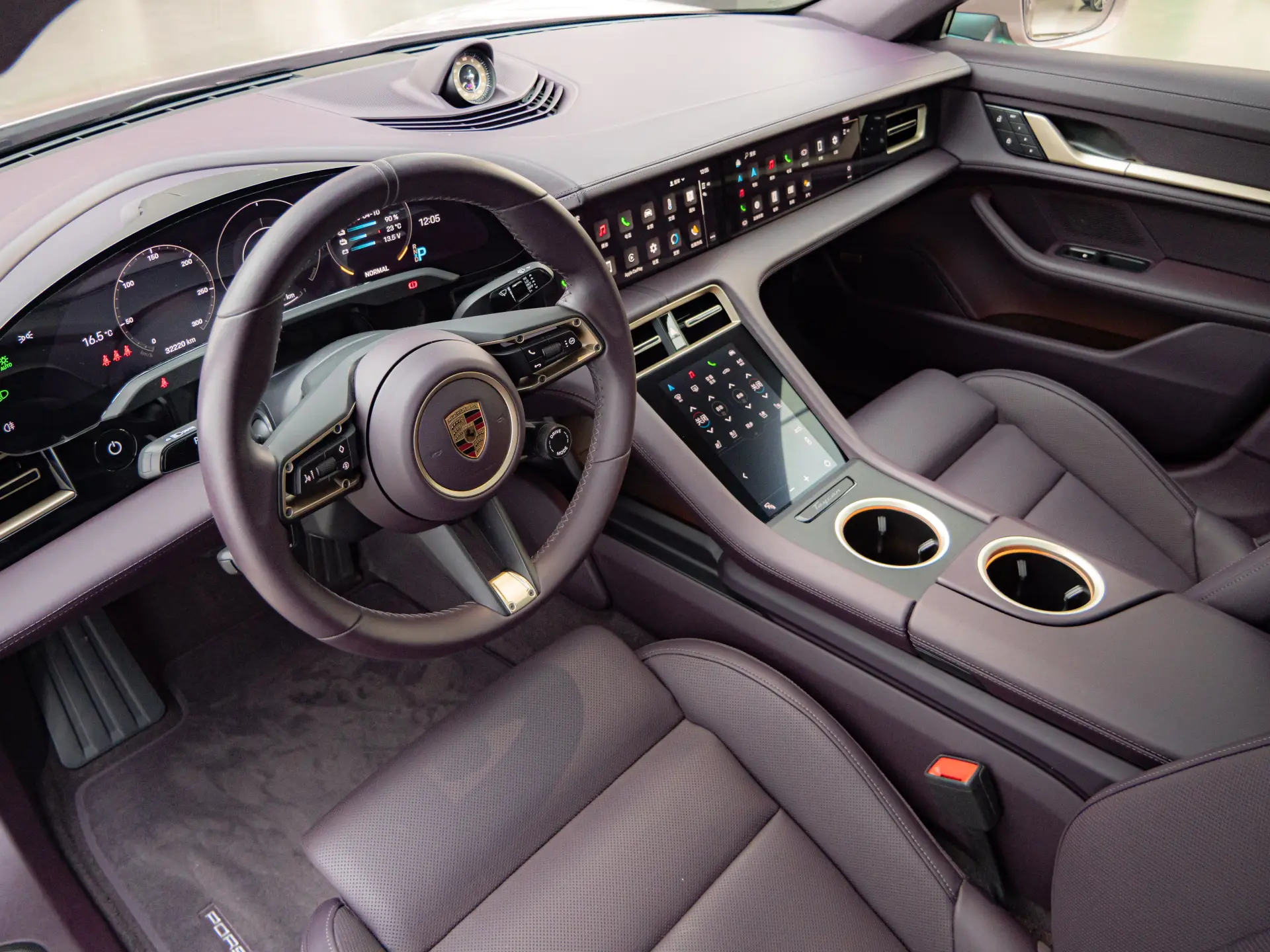 Porsche Taycan, 2023 26