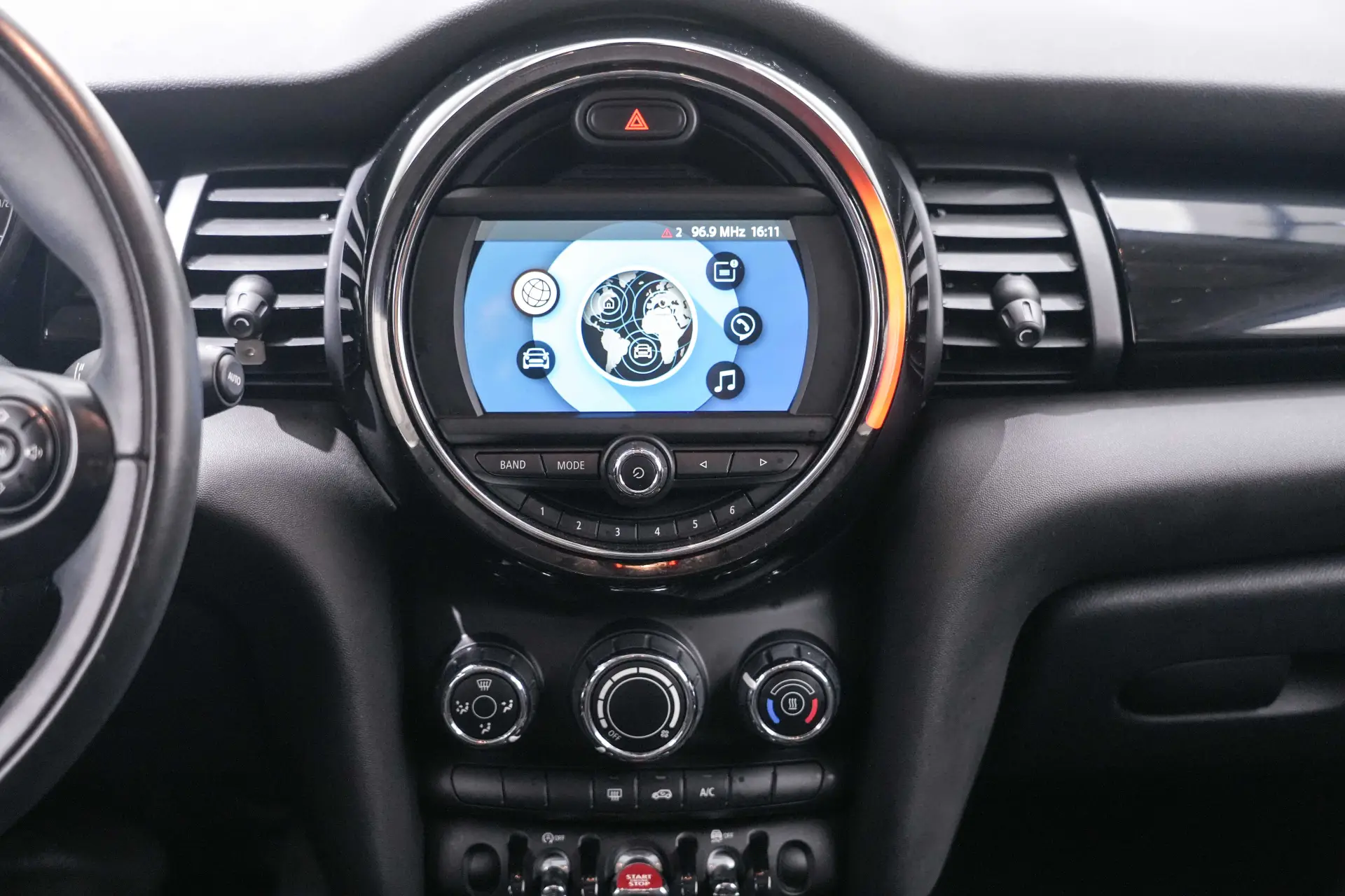 Mini ONE, 2019 25