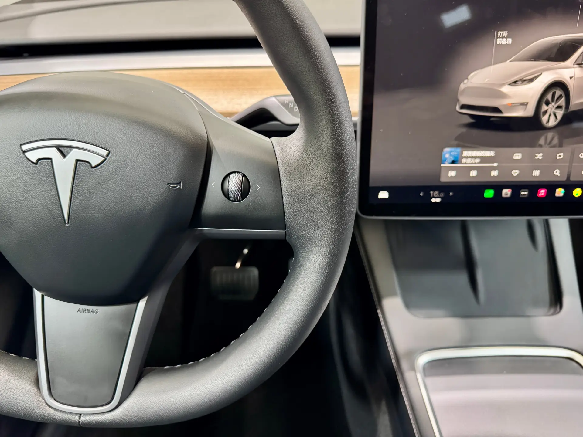 Tesla Model Y, 2023 19