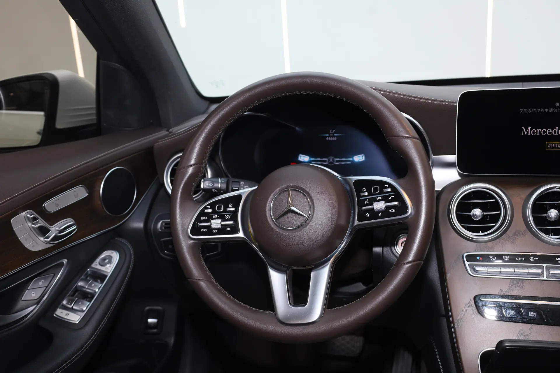 Mercedes-Benz GLC 260 L, 2021 16