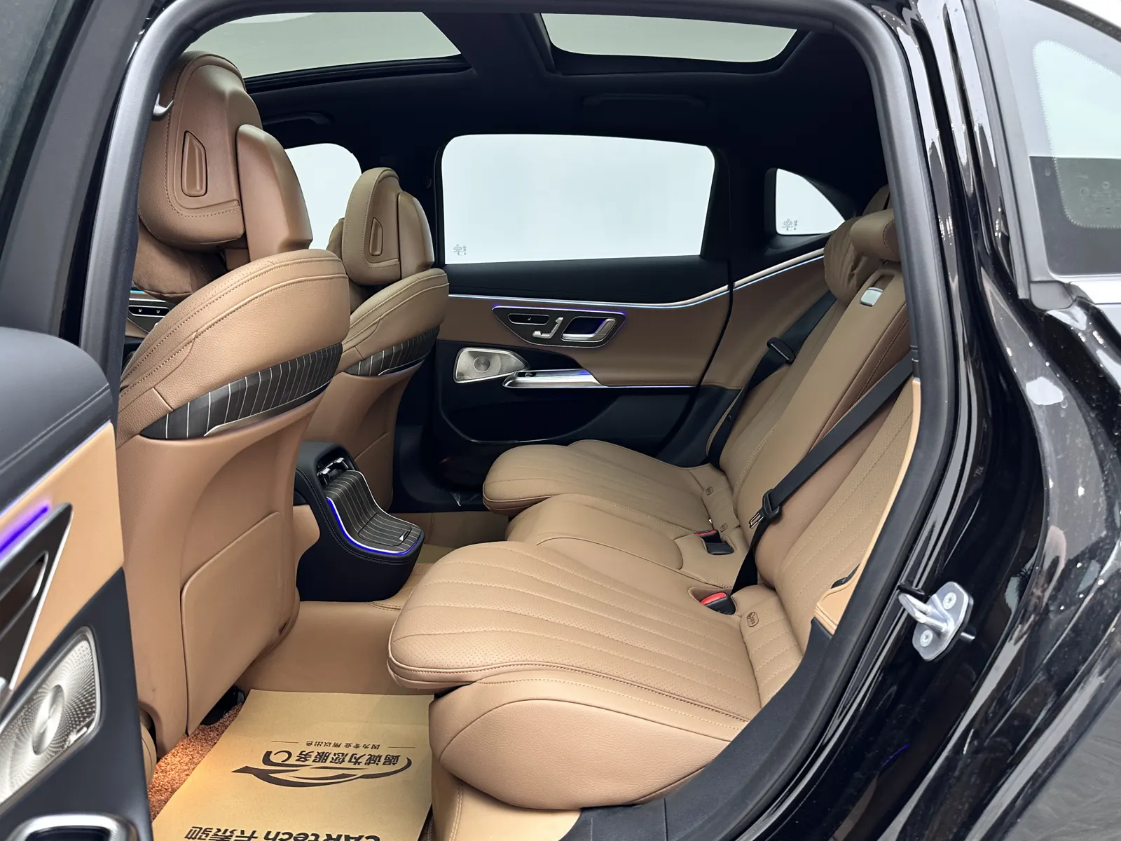 Mercedes-Benz E 300 L, 2024 8