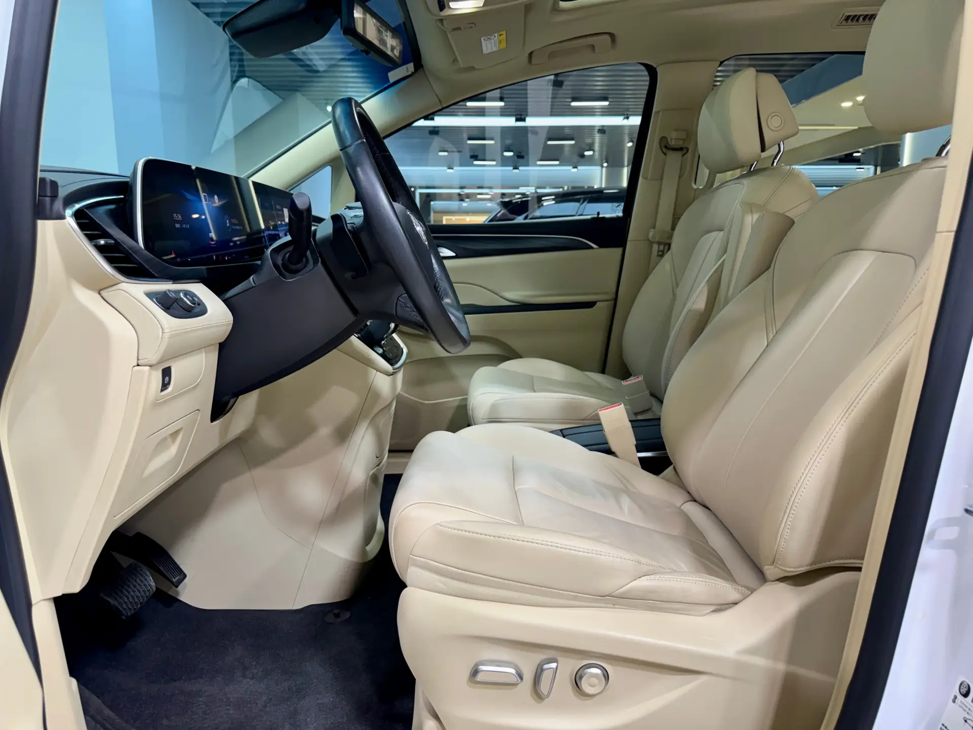 Buick GL8, 2023 12