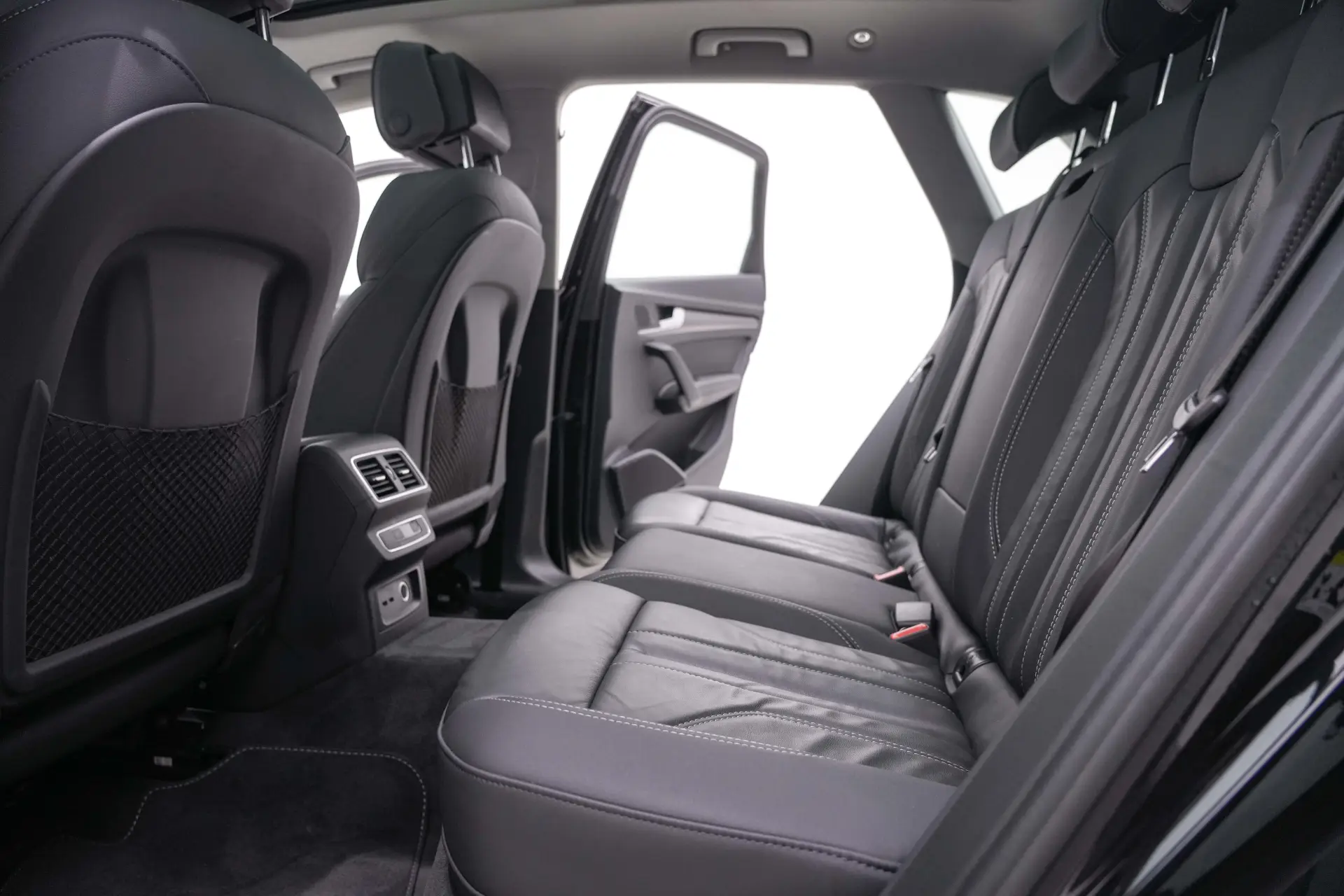 Audi Q5L 40, 2022 23
