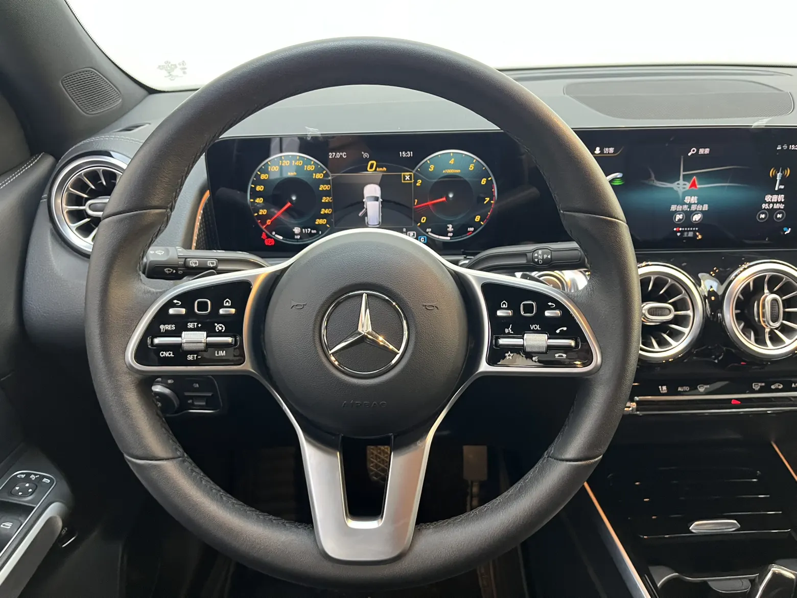 Mercedes-Benz GLB, 2021 11