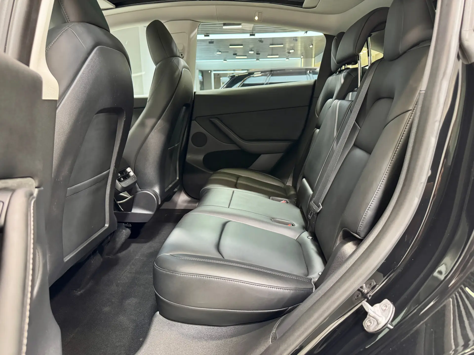 Tesla Model Y, 2023 23