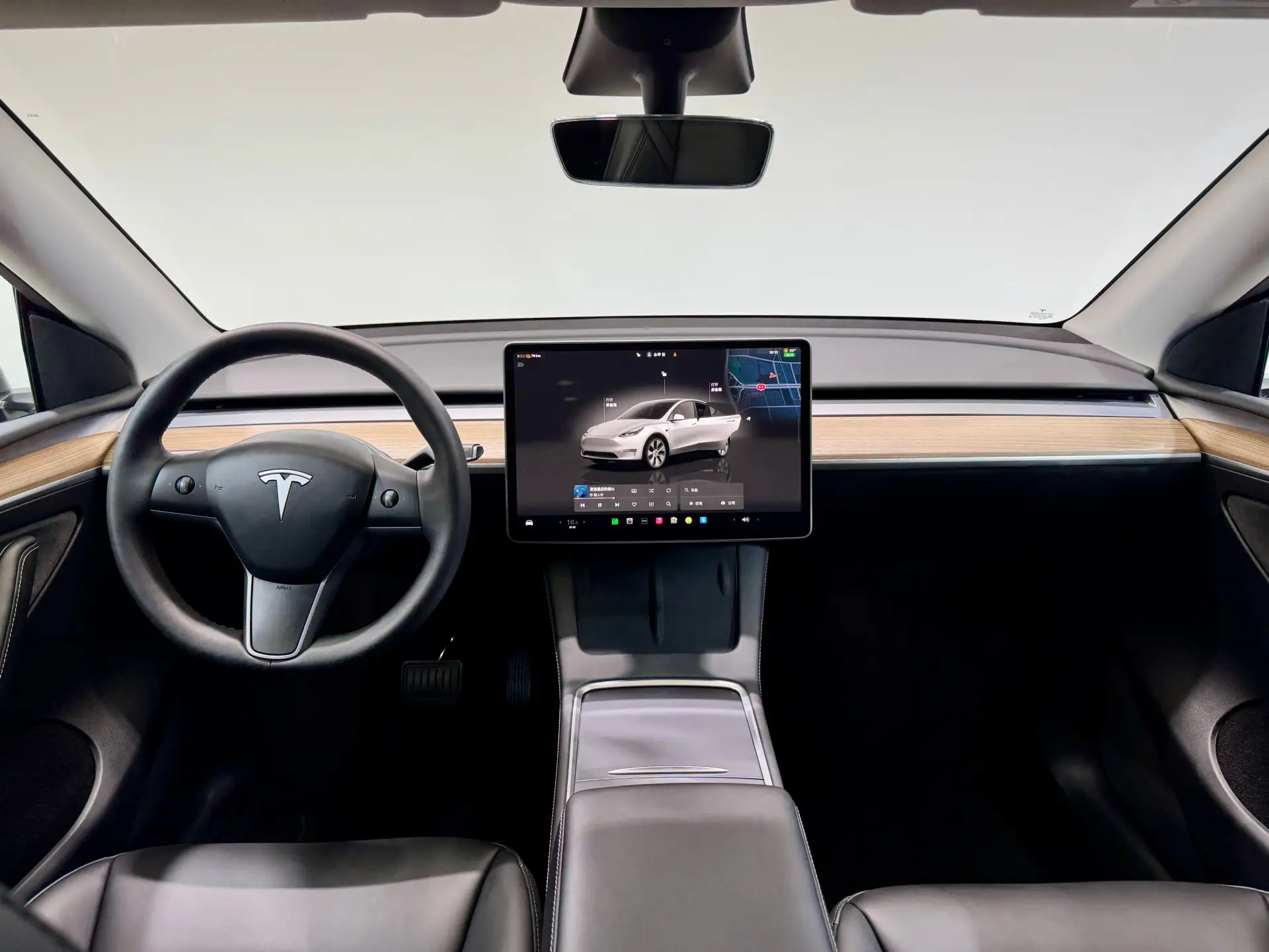 Tesla Model Y, 2023 16