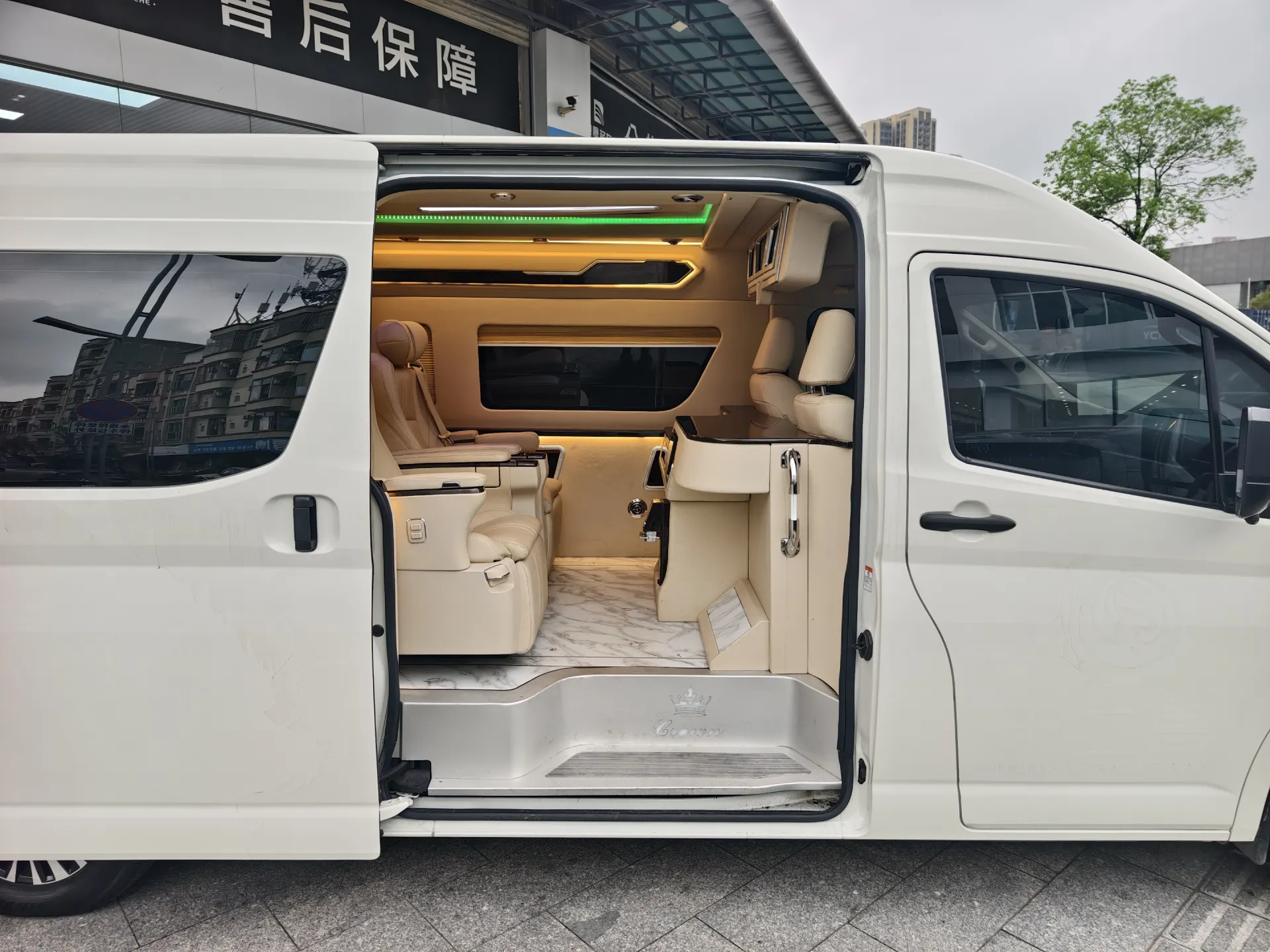 Toyota HiAce, 2023 27