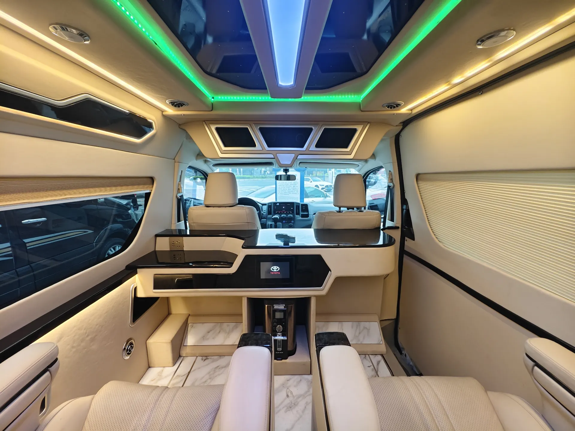 Toyota HiAce, 2023 31