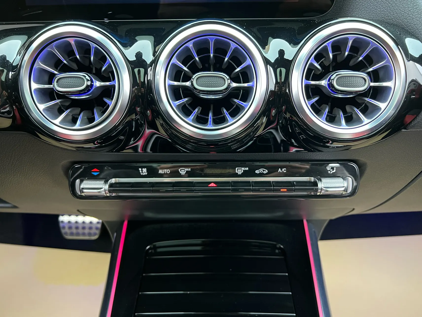 Mercedes-Benz GLA 35 4MATIC, 2023 36