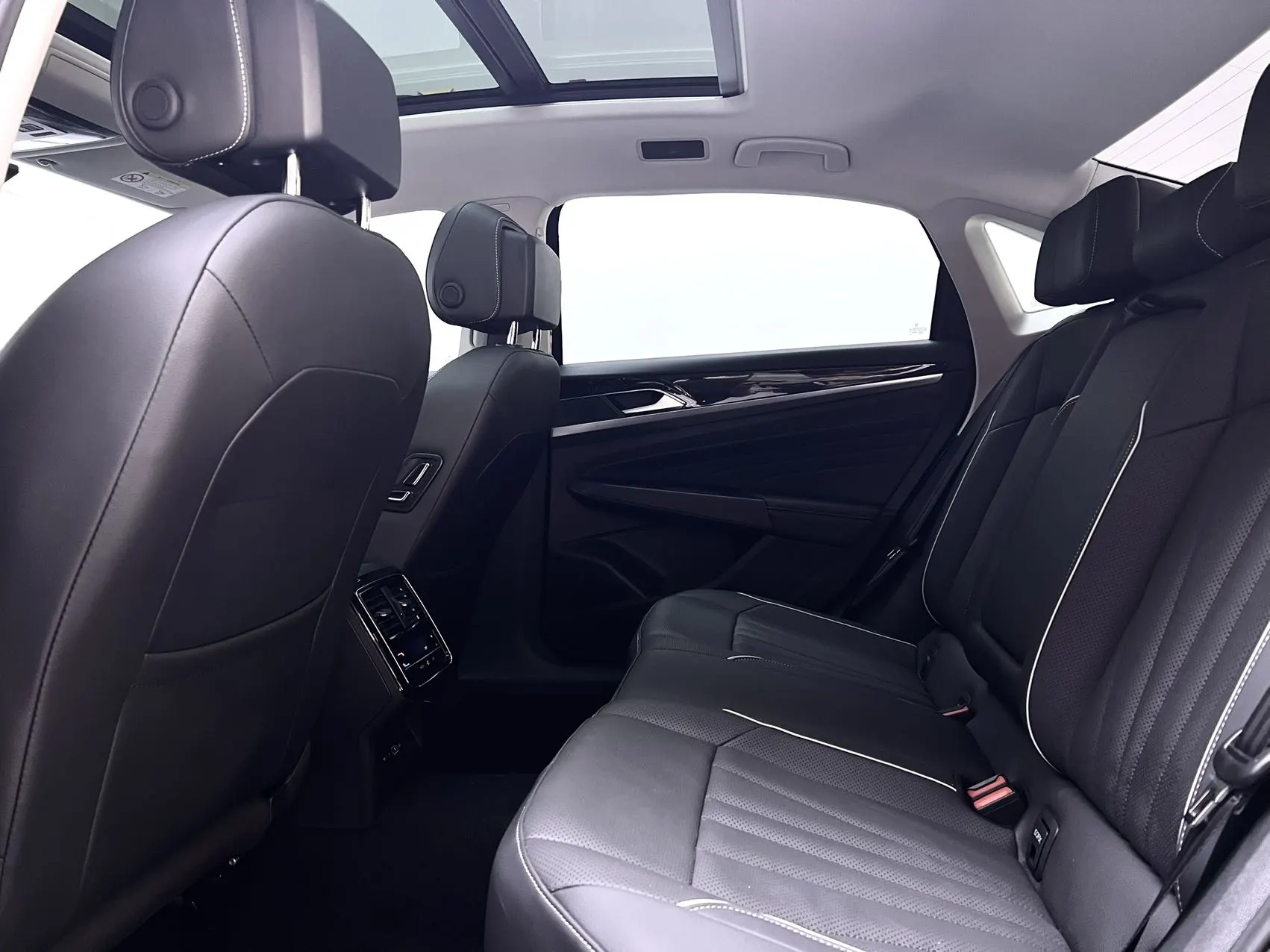 Volkswagen Passat, 2024 18