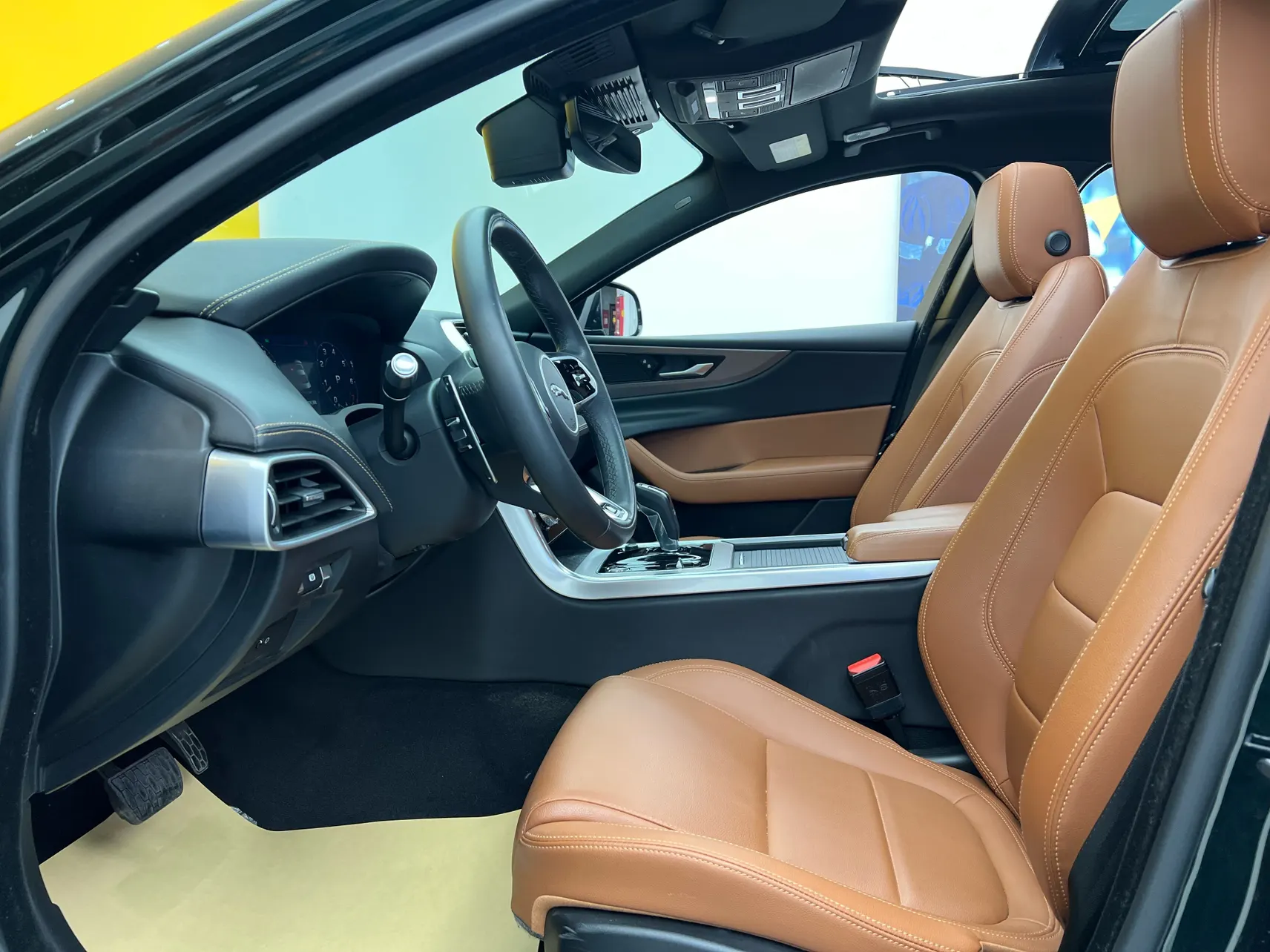 Jaguar XEL, 2022 18