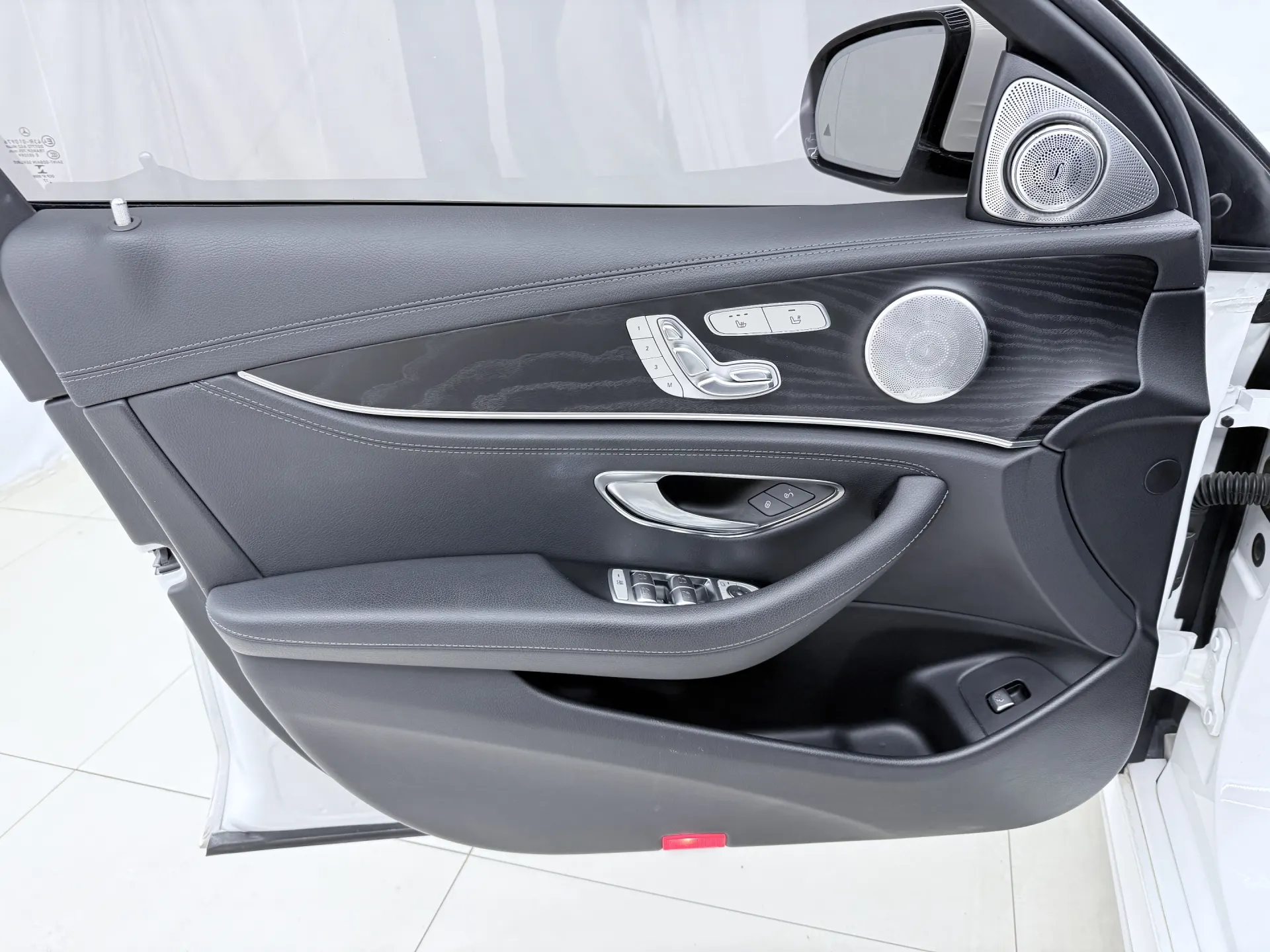 Mercedes-Benz E 300 L, 2017 13