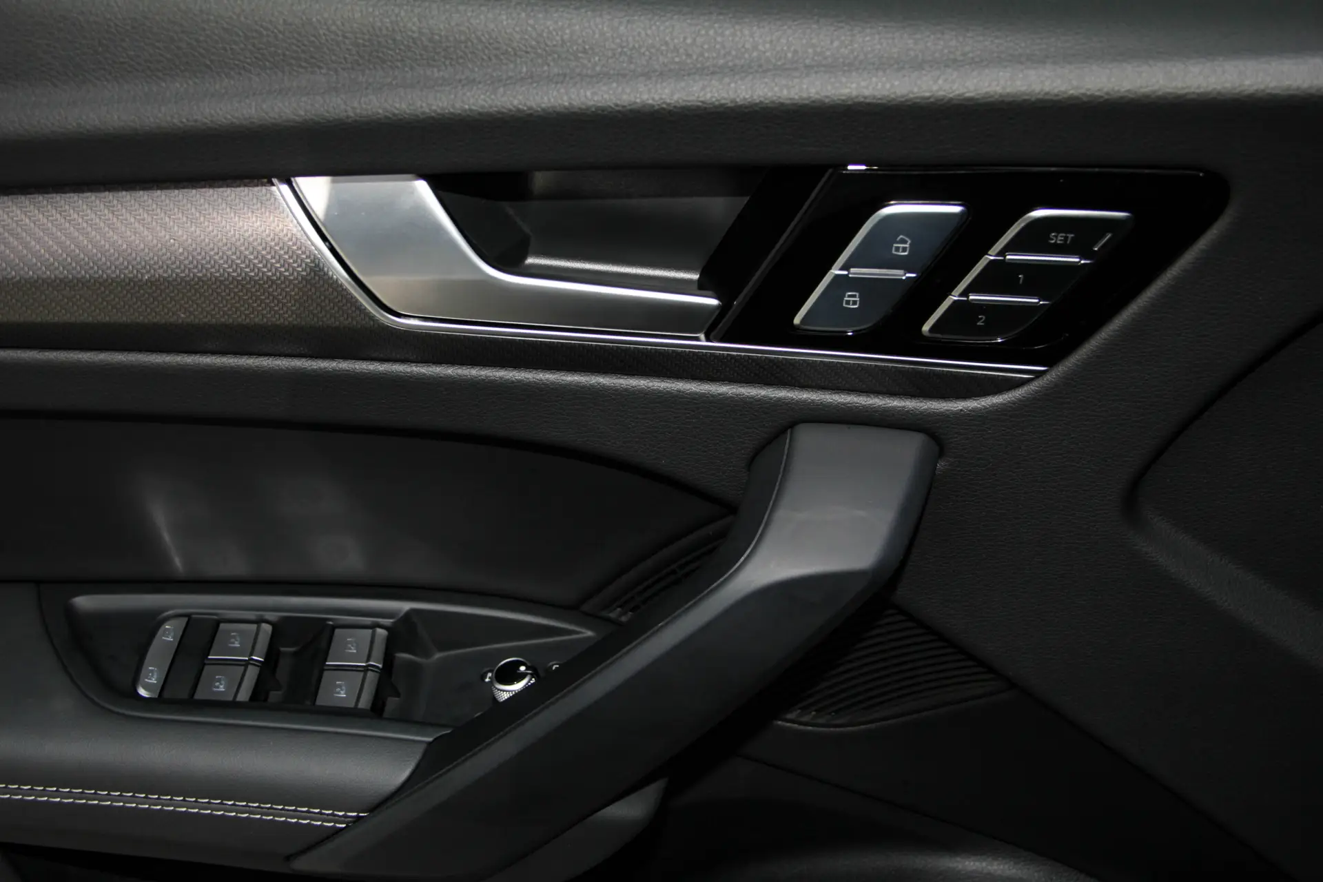 Audi Q5L 45 TFSI, 2025 24
