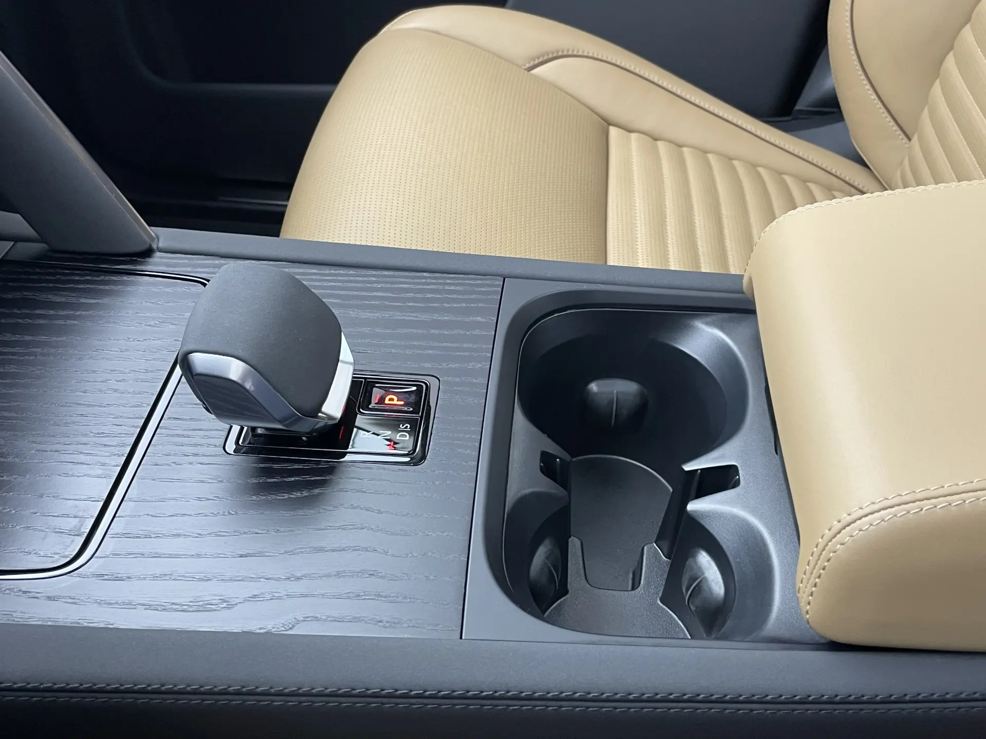 Land Rover Discovery Sport, 2024 12