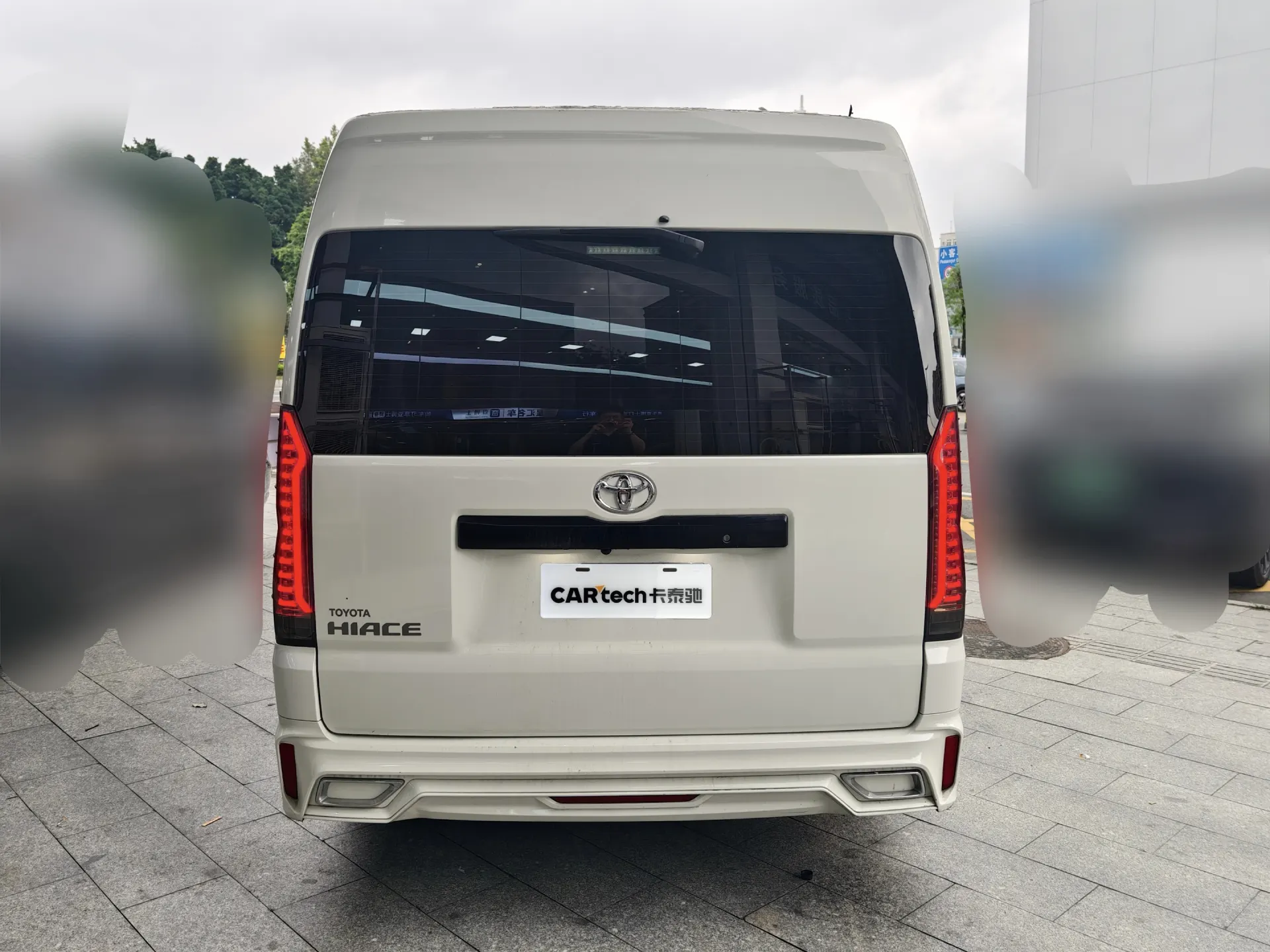 Toyota HiAce, 2023 все фото
