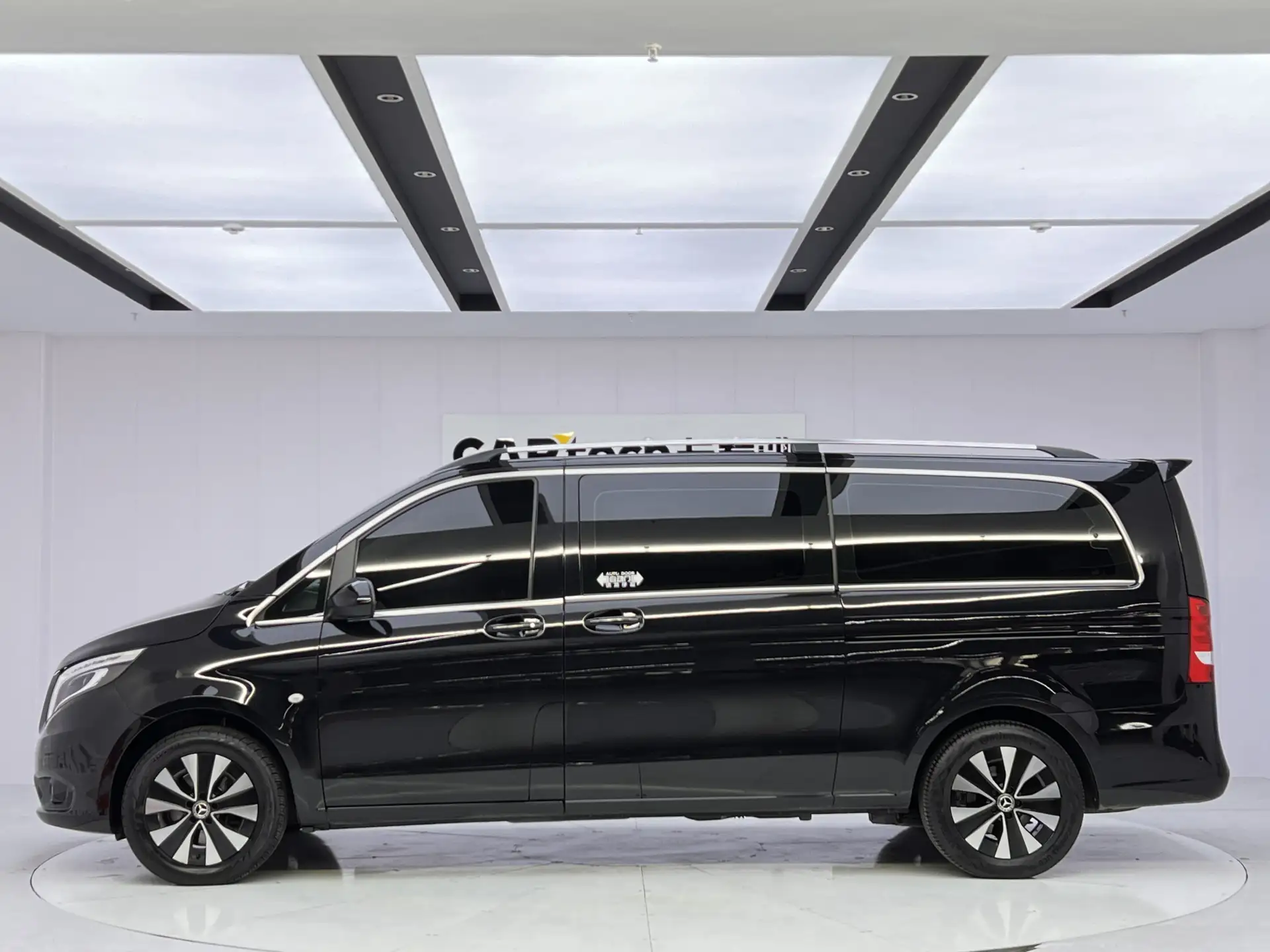 Mercedes-Benz Vito, 2023 8