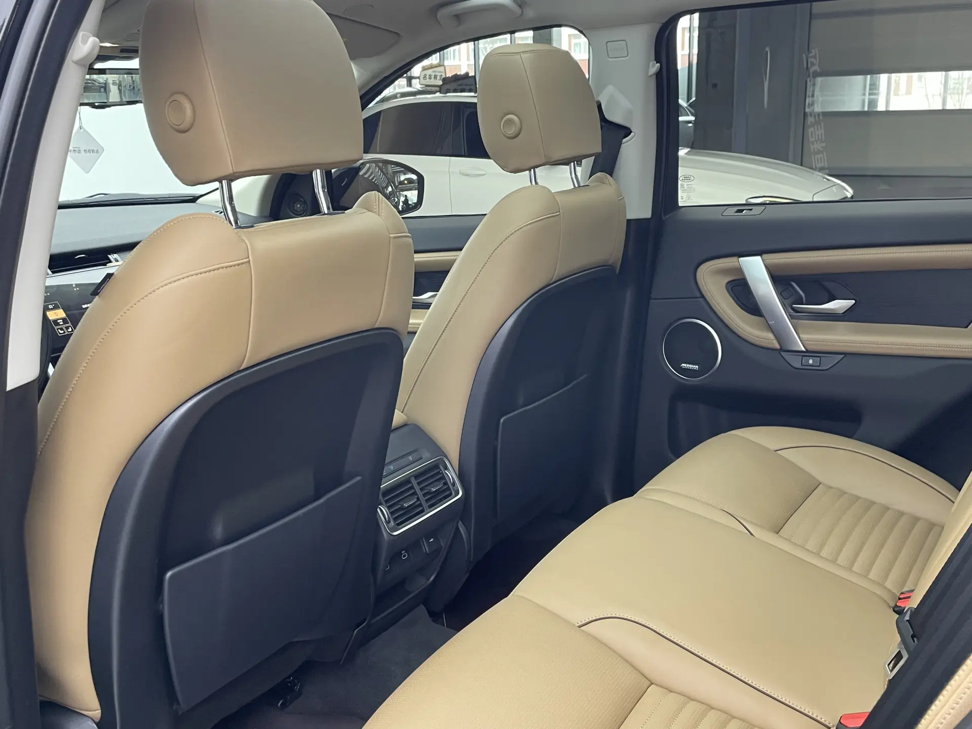 Land Rover Discovery Sport, 2024 13