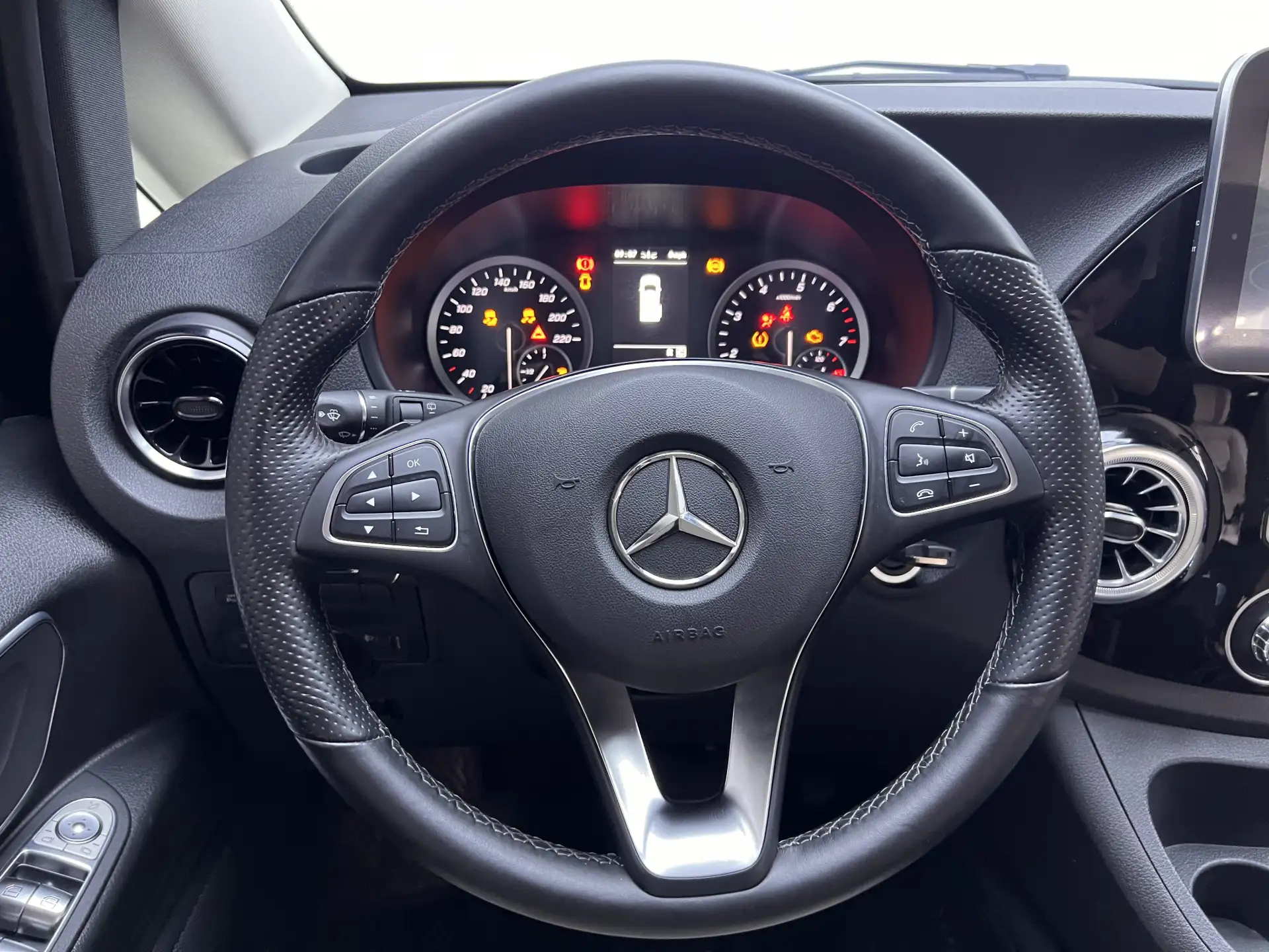 Mercedes-Benz Vito, 2023 15